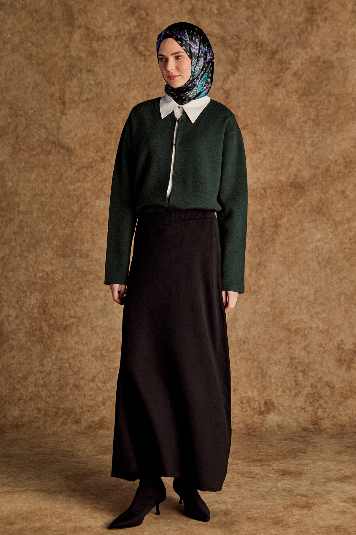 Agraf Kopçalı Baklava Desenli Triko Hırka