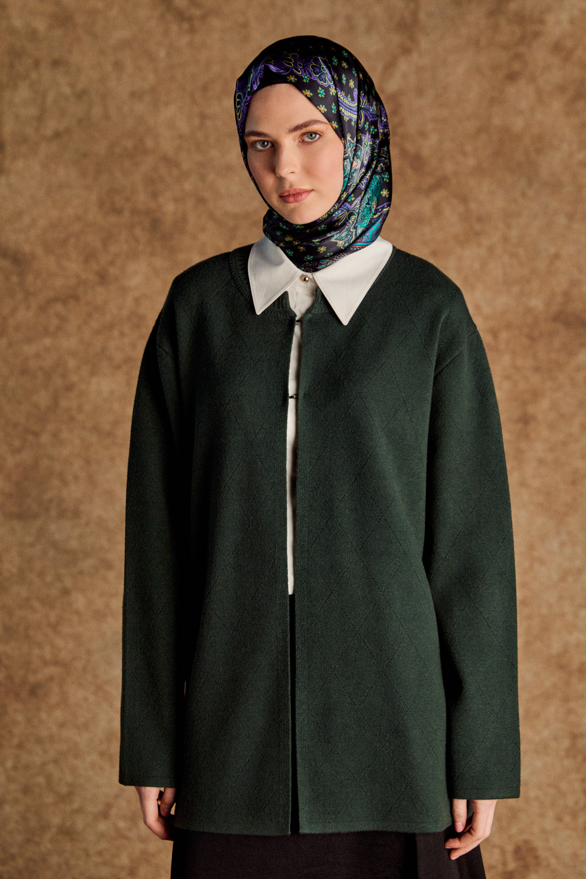 Agraf Kopçalı Baklava Desenli Triko Hırka