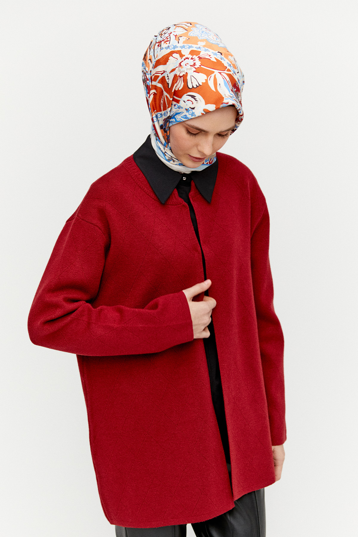 Agraf Kopçalı Baklava Desenli Triko Hırka