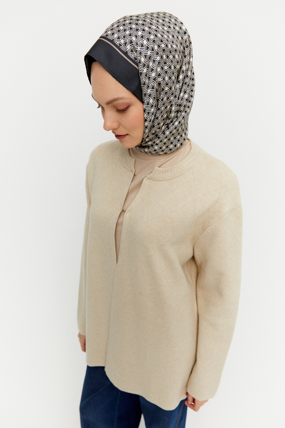 Agraf Kopçalı Baklava Desenli Triko Hırka