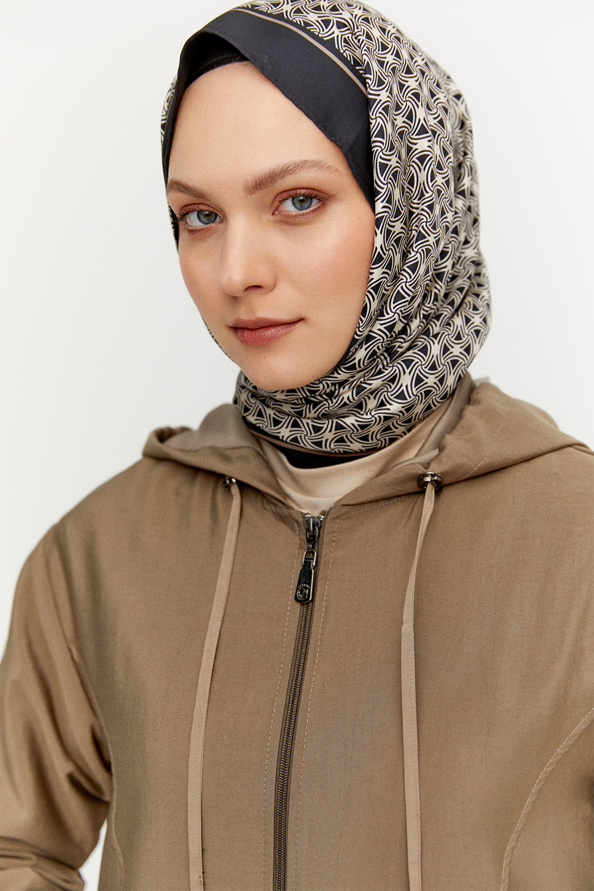 Agraf Kopçalı Baklava Desenli Triko Hırka