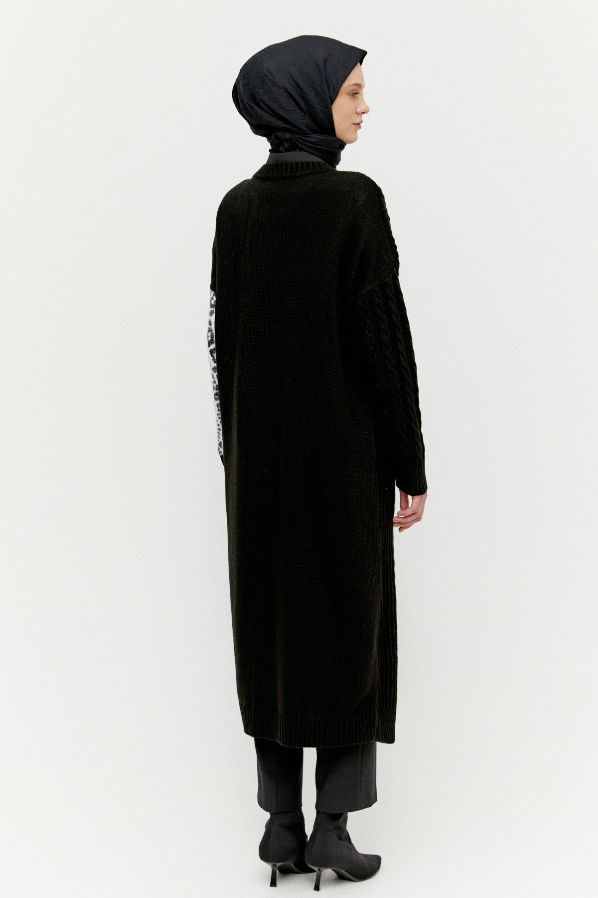 Leopar Desenli Agraf Kopçalı Uzun Triko Hırka