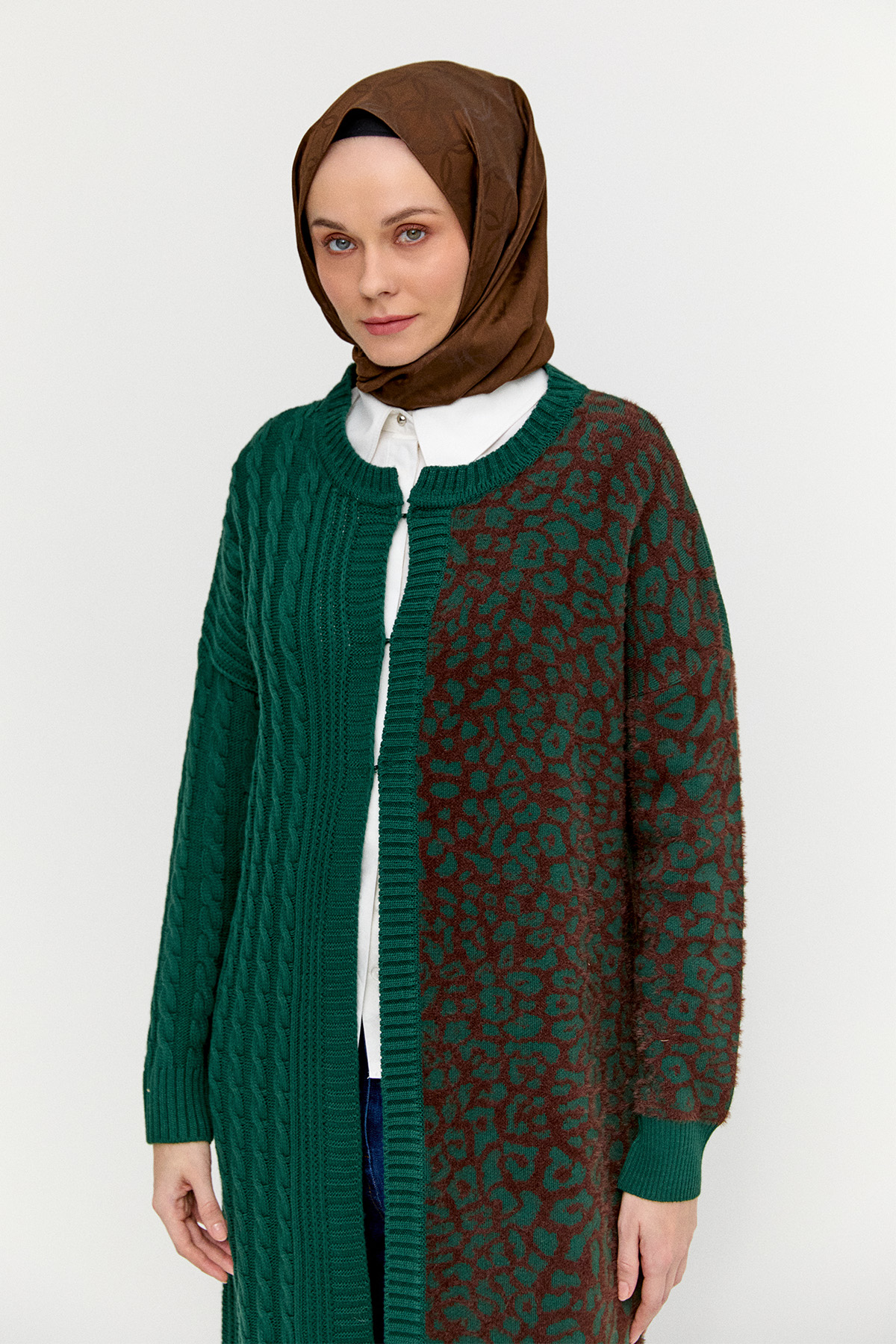 Leoparlı Kopçalı Uzun Triko Hırka, Tesettür Giyim