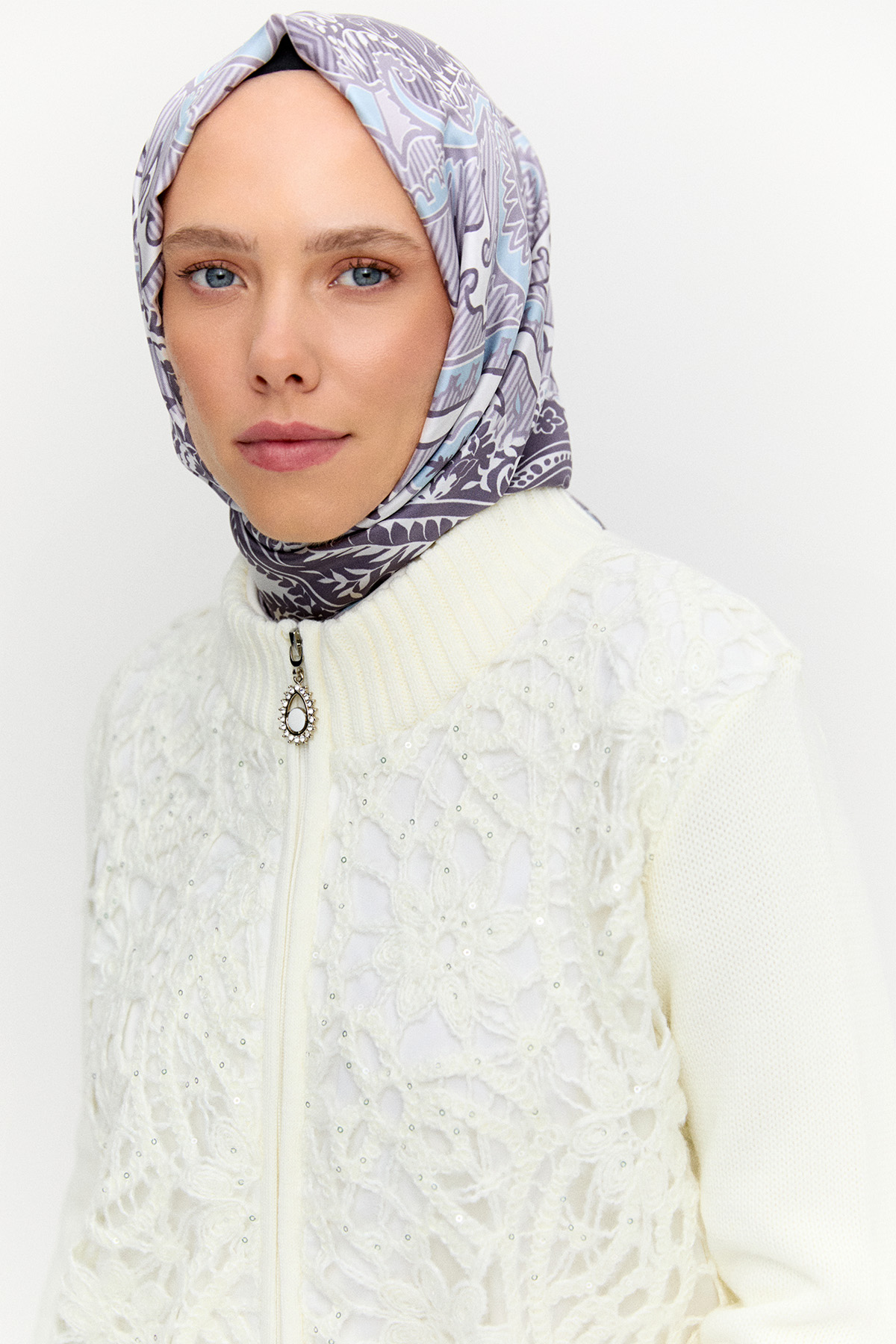 Payetli Çiçek Motifli Triko Hırka, Tesettür Giyim