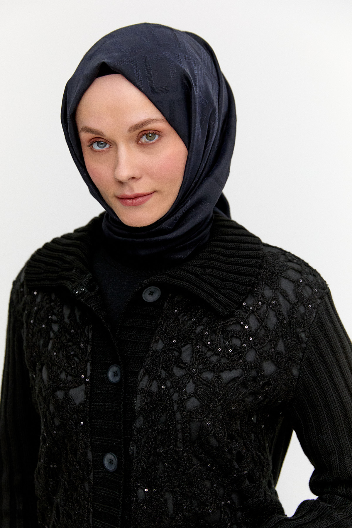 Çiçek Desenli Triko Hırka, Tesettür Giyim