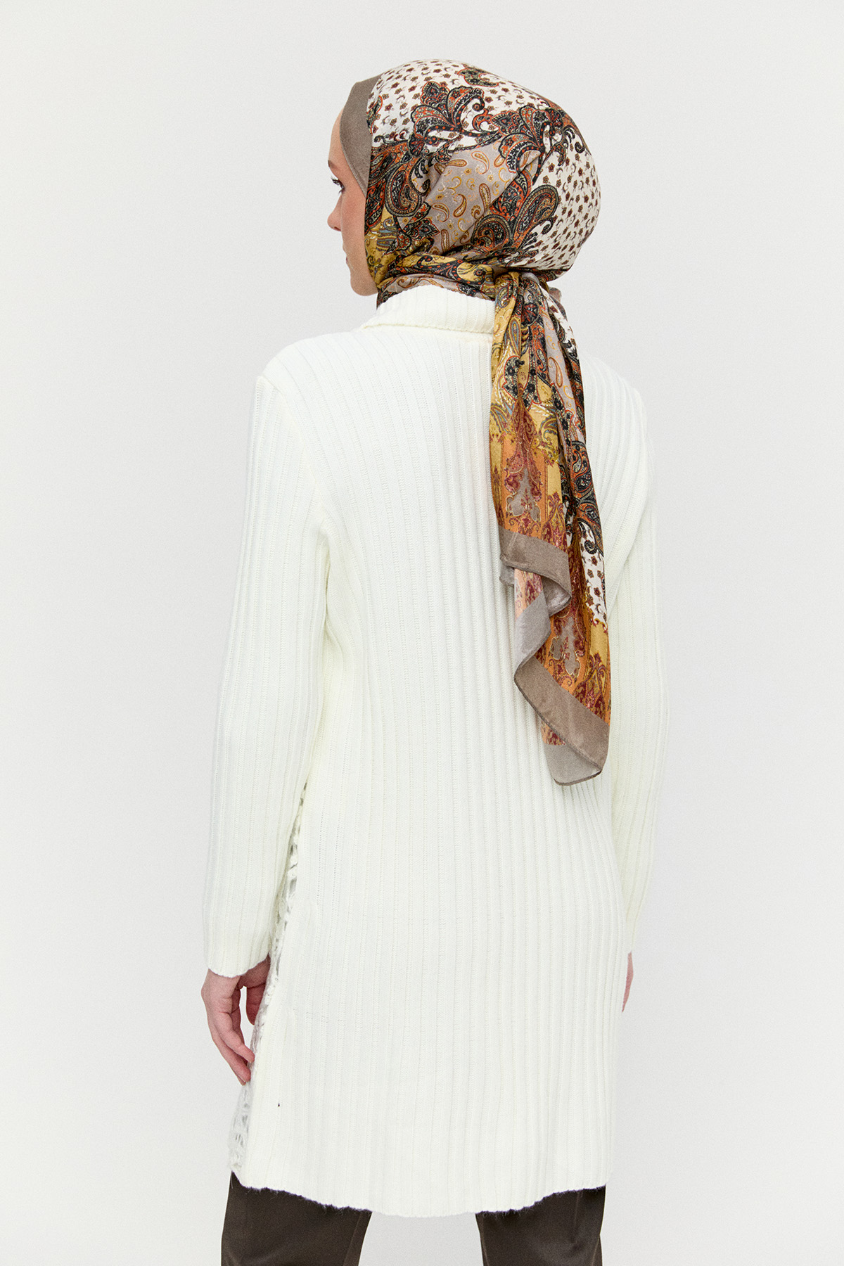 Çiçek Desenli Triko Hırka, Tesettür Giyim