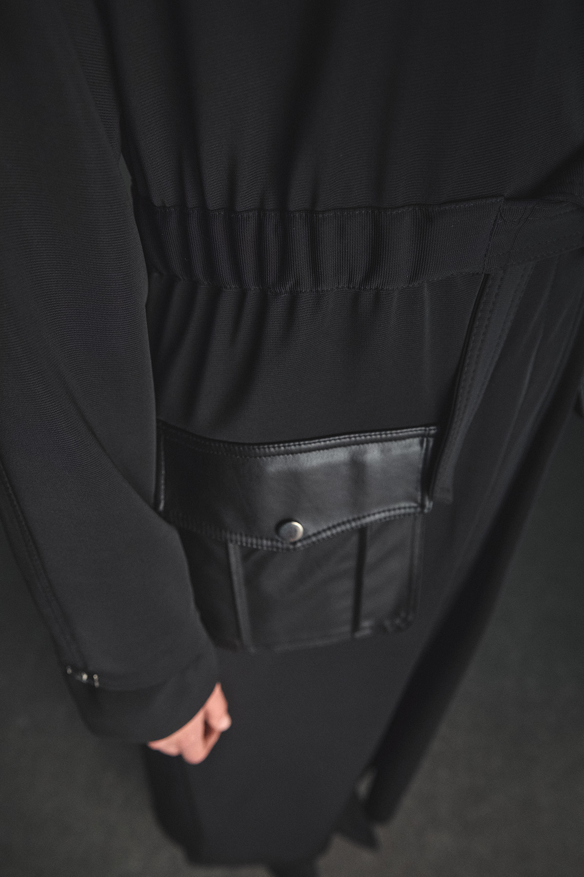 Deri Kombinli Kuşgözü Detaylı Kap