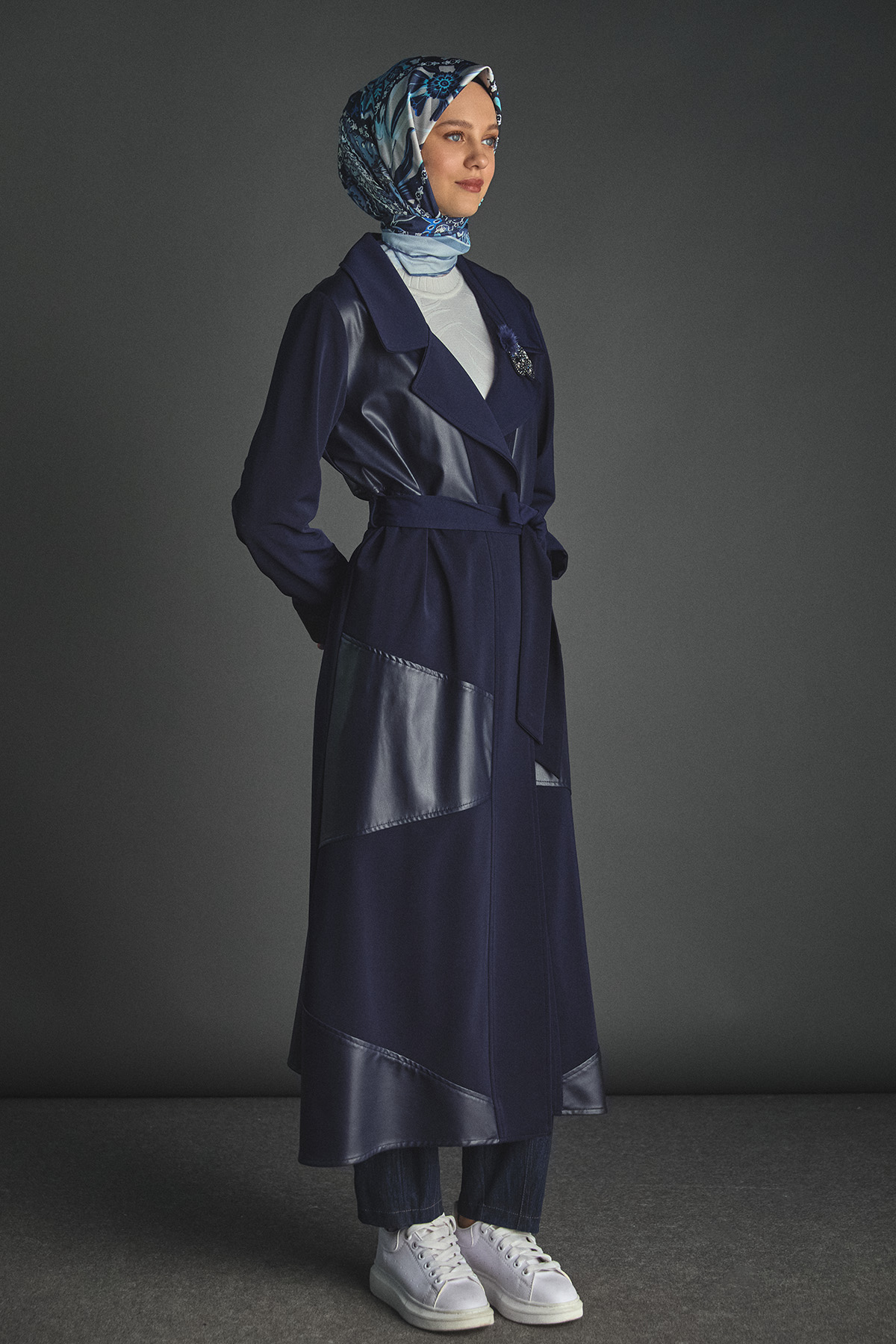 Deri Detaylı Kuşaklı Ceket Yaka Kap