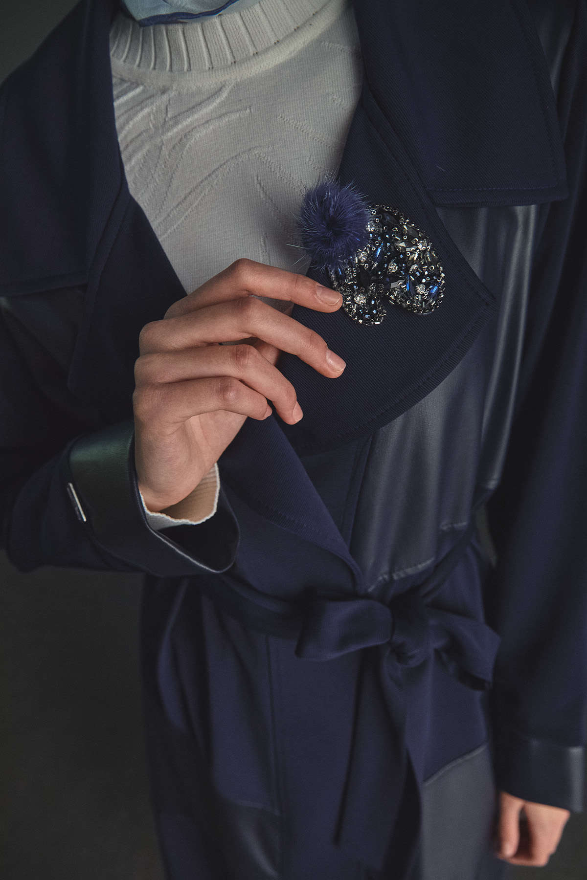 Deri Detaylı Kuşaklı Ceket Yaka Kap