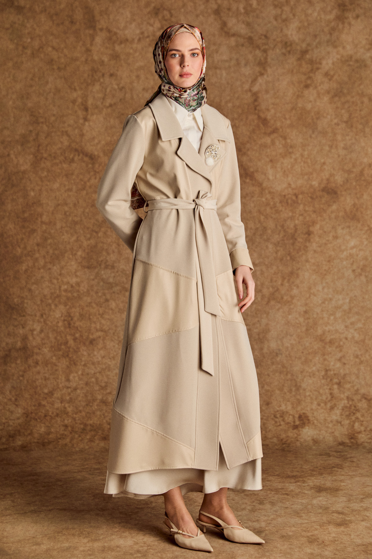 Deri Detaylı Kuşaklı Ceket Yaka Kap