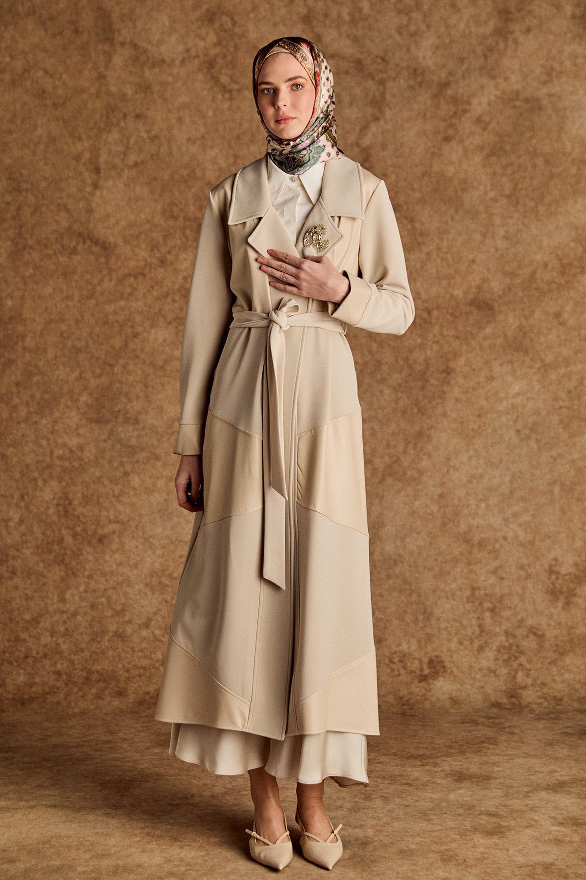 Deri Detaylı Kuşaklı Ceket Yaka Kap