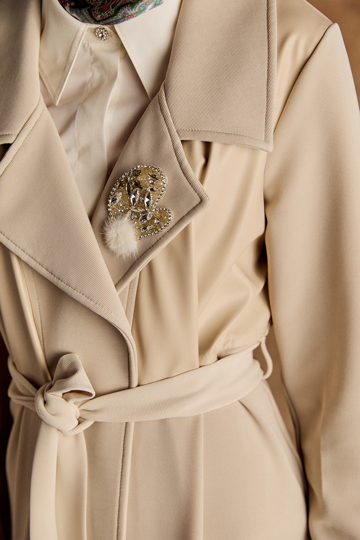 Deri Detaylı Kuşaklı Ceket Yaka Kap