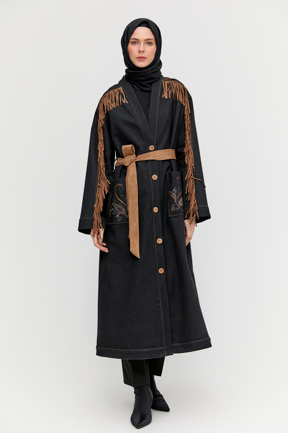 Püskül Detaylı Uzun Kap, Tesettür Giyim