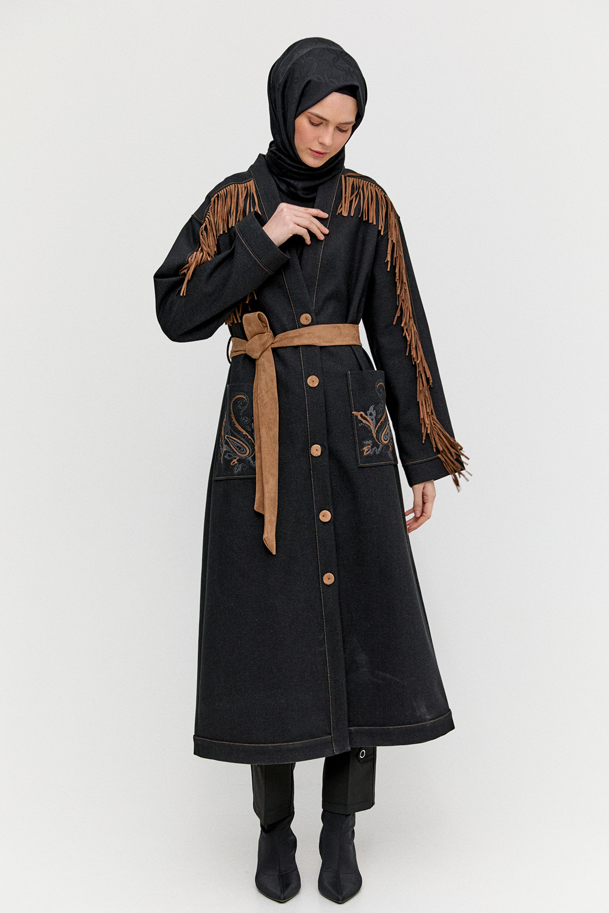 Püskül Detaylı Uzun Kap, Tesettür Giyim