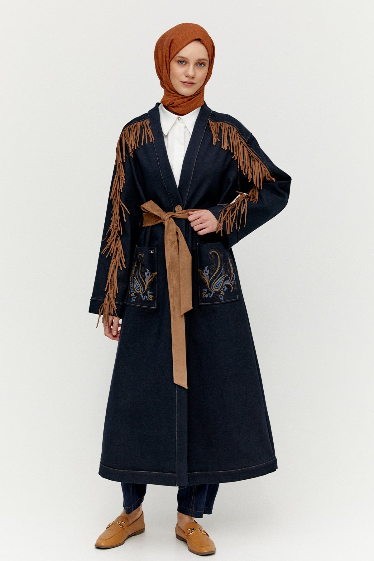 Püskül Detaylı Uzun Kap, Tesettür Giyim