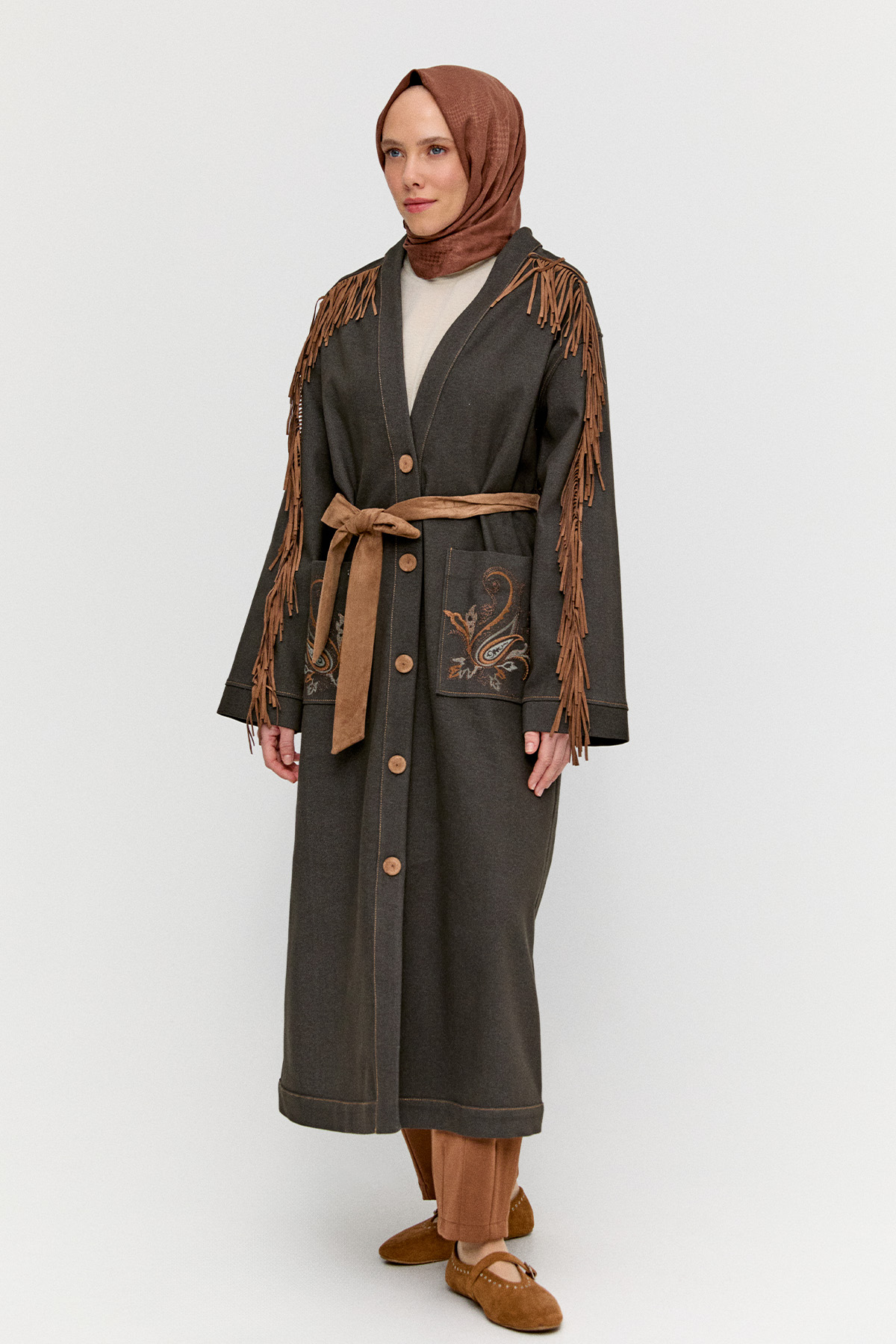 Püskül Detaylı Uzun Kap, Tesettür Giyim