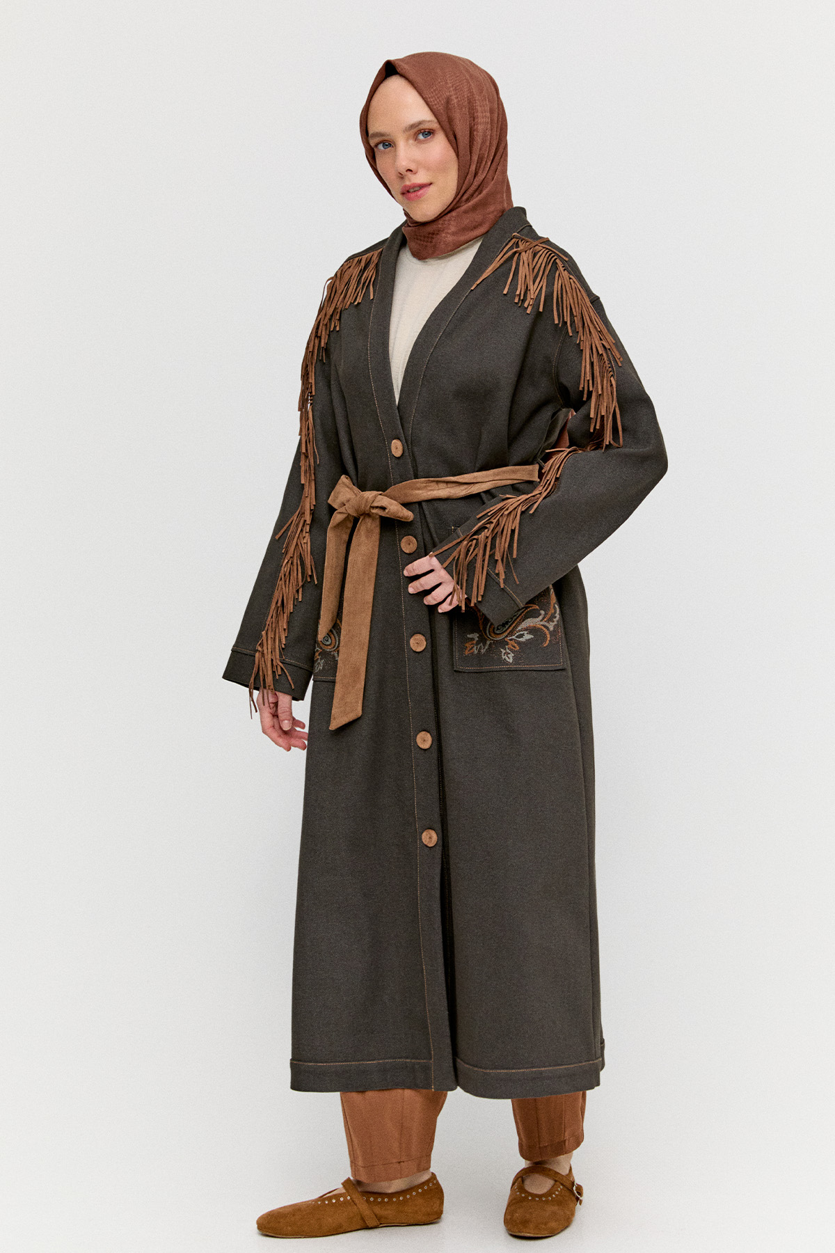 Püskül Detaylı Uzun Kap, Tesettür Giyim