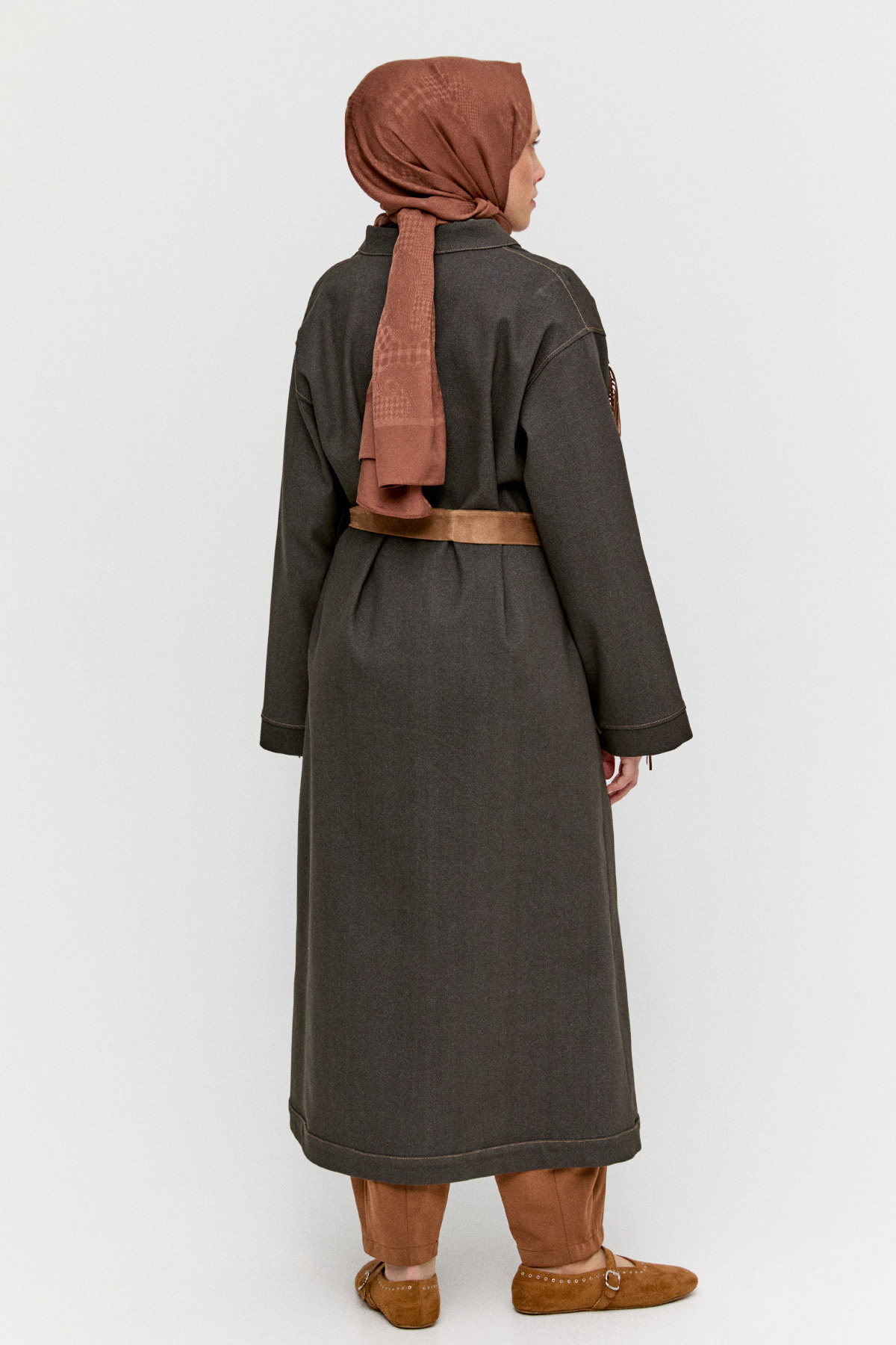 Püskül Detaylı Uzun Kap, Tesettür Giyim
