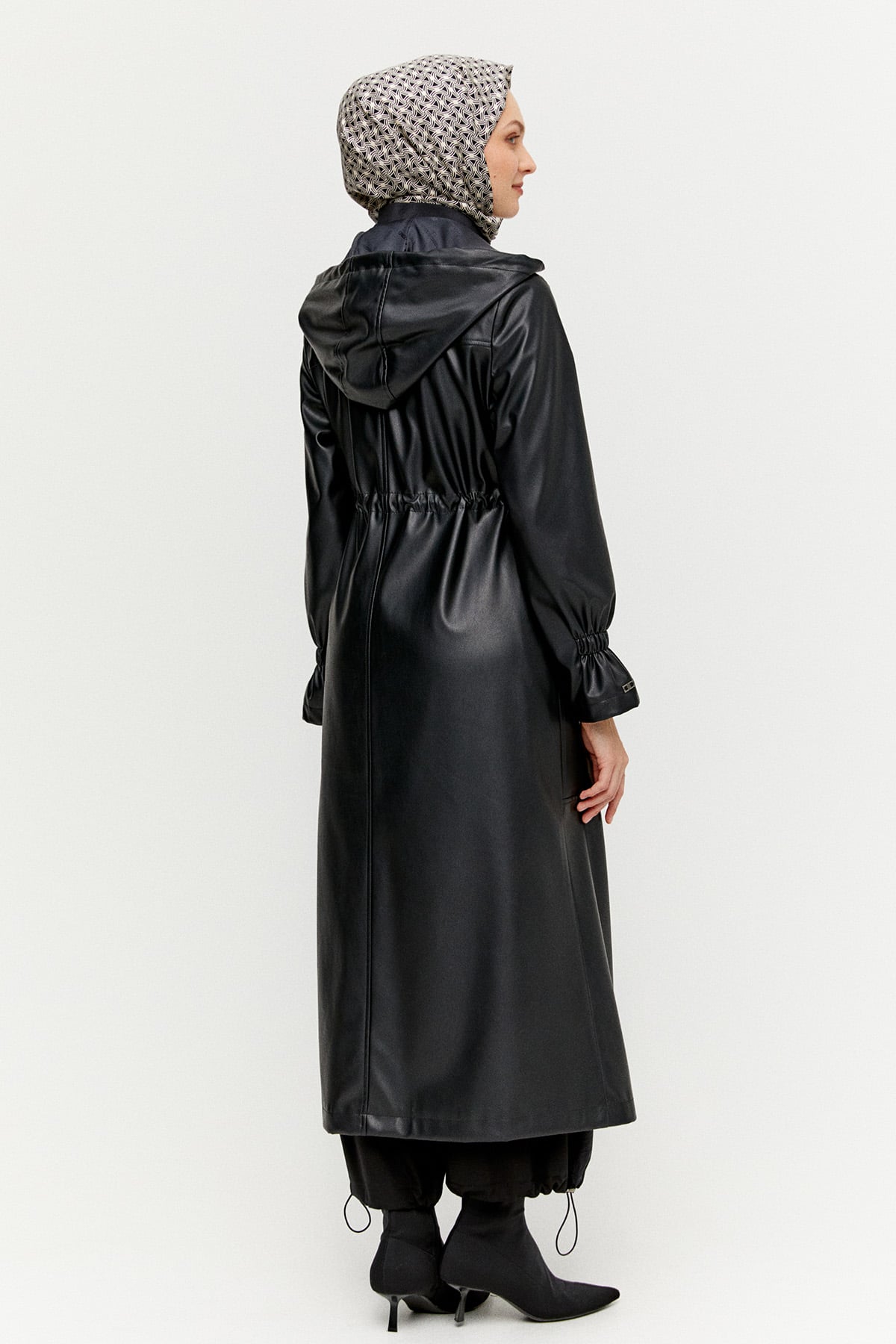 Çıkarılabilir Kapüşonlu Suni Deri Kap, Tesettür Giyim