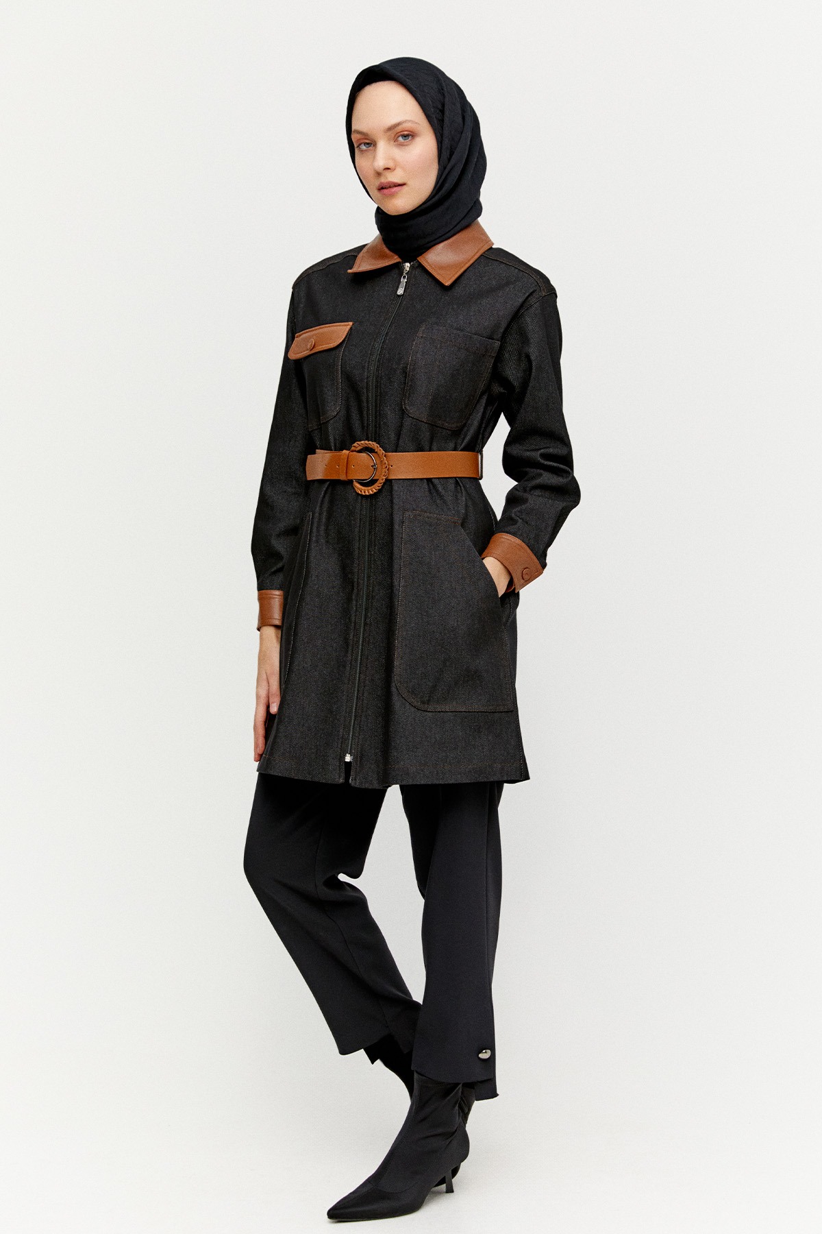 Suni Deri Detaylı Kemerli Pamuklu Kap