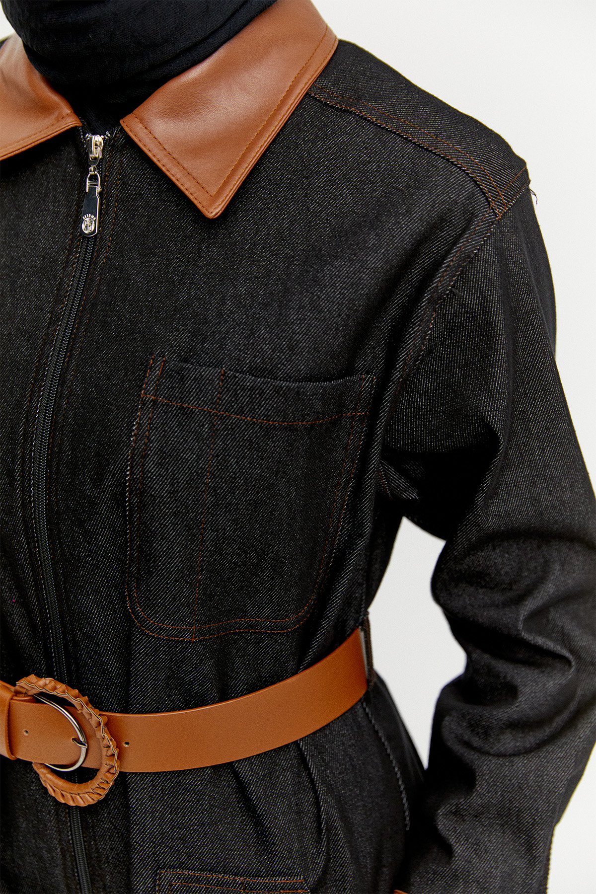 Suni Deri Detaylı Kemerli Pamuklu Kap