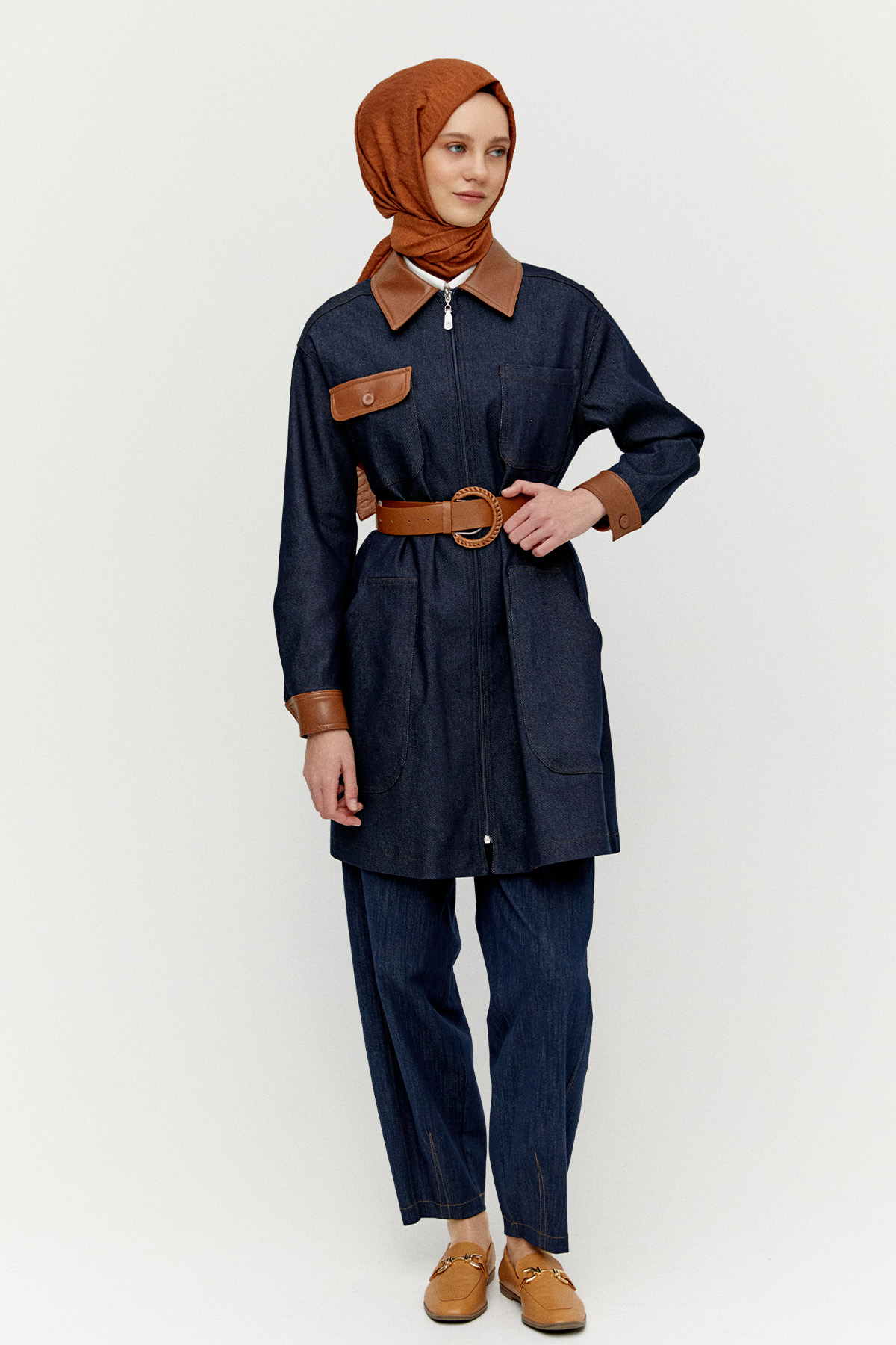 Suni Deri Detaylı Kemerli Pamuklu Kap