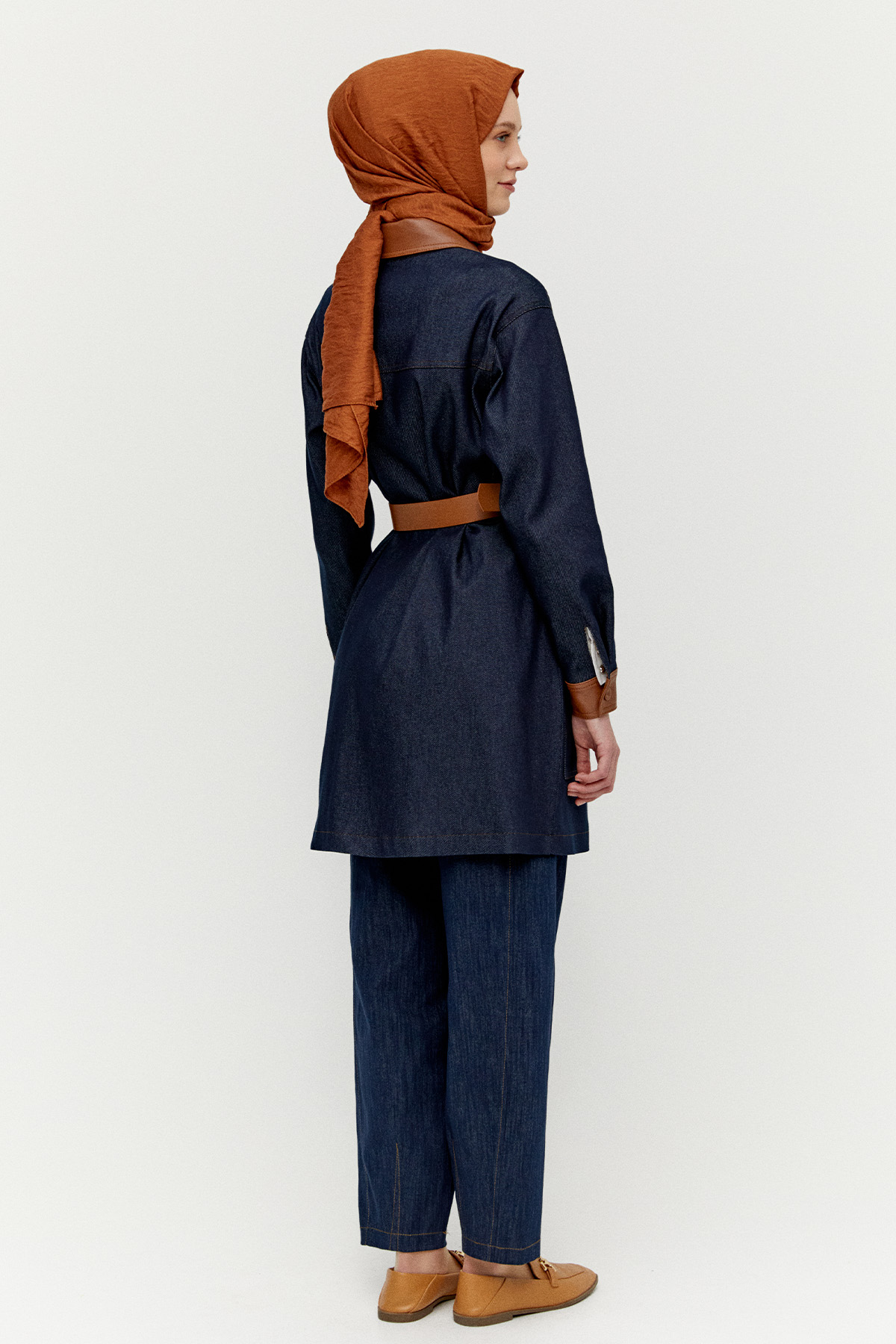 Suni Deri Detaylı Kemerli Pamuklu Kap