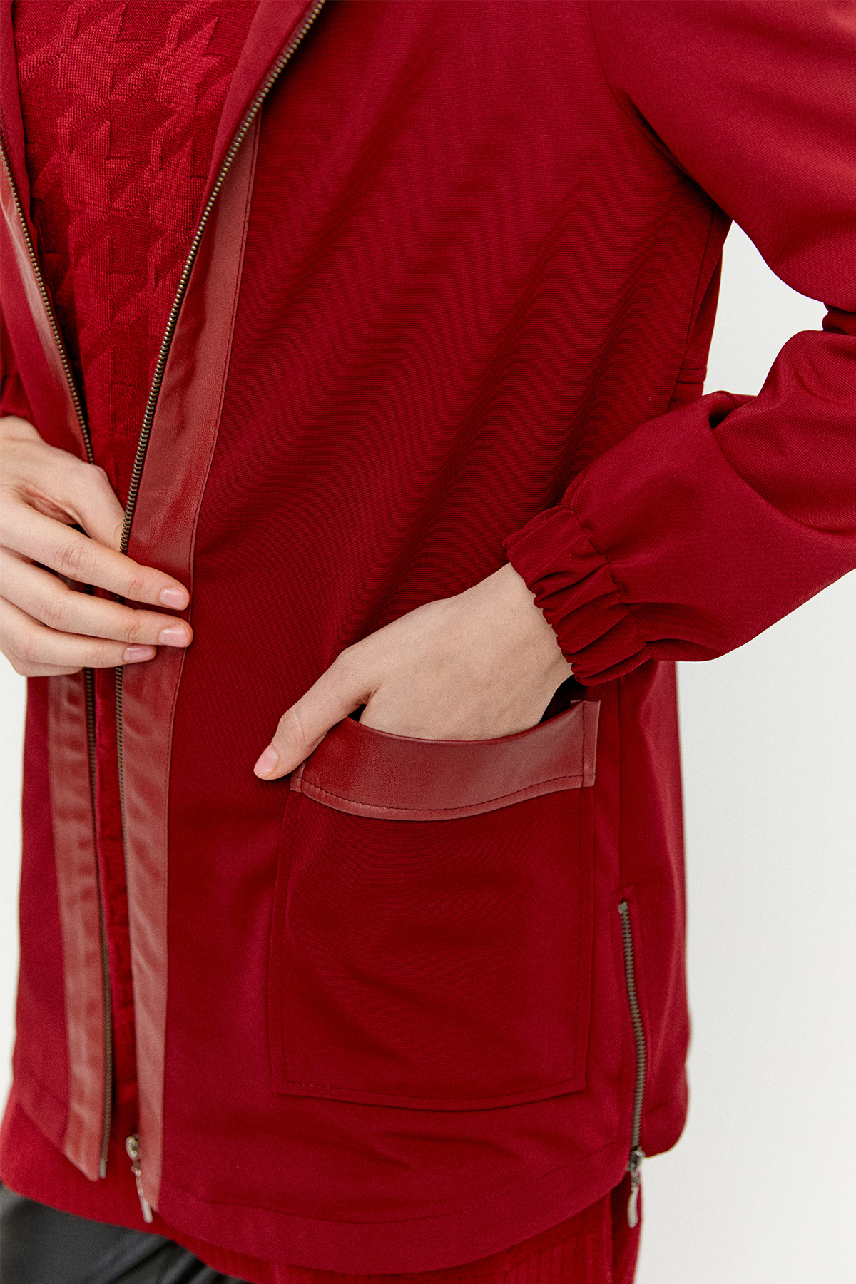 Kapüşonlu Fermuarlı Kısa Kap