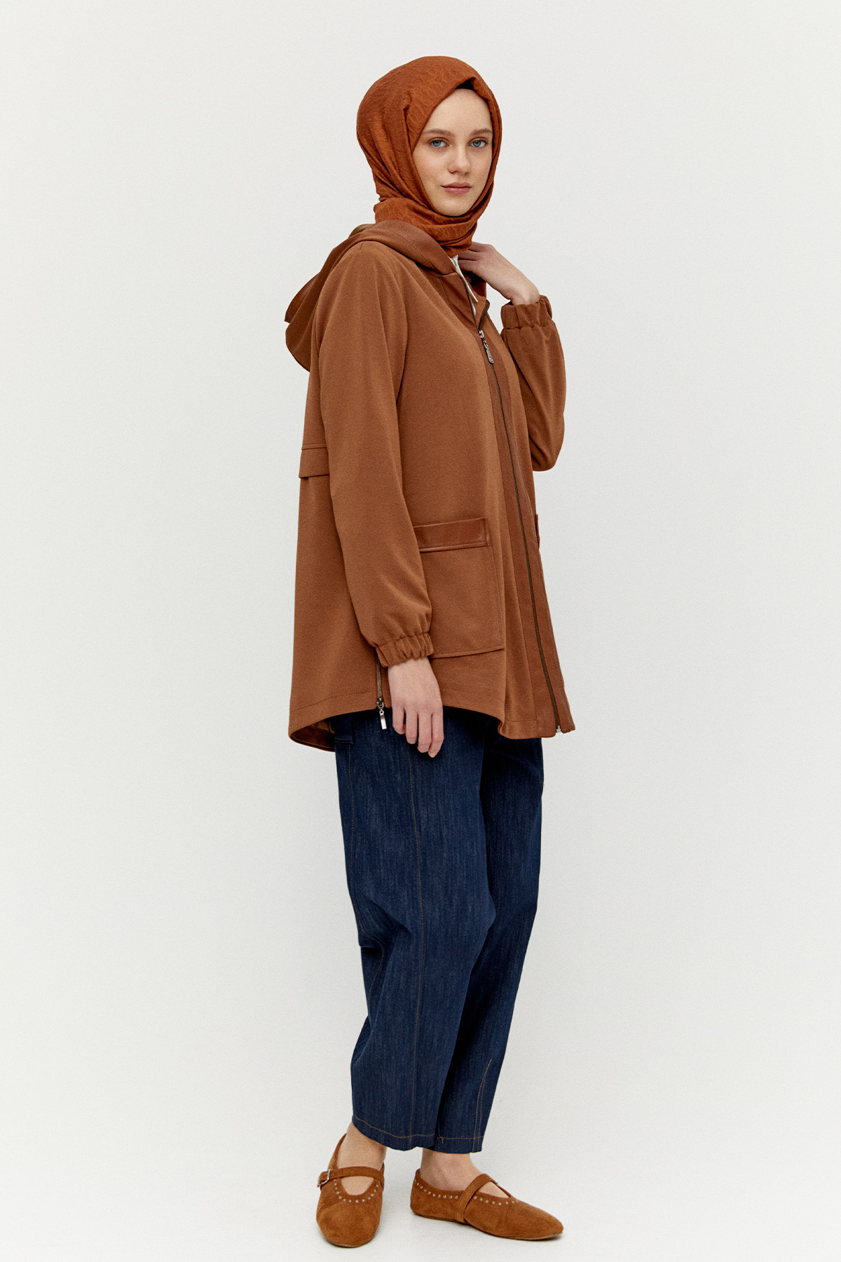 Kapüşonlu Fermuarlı Kısa Kap