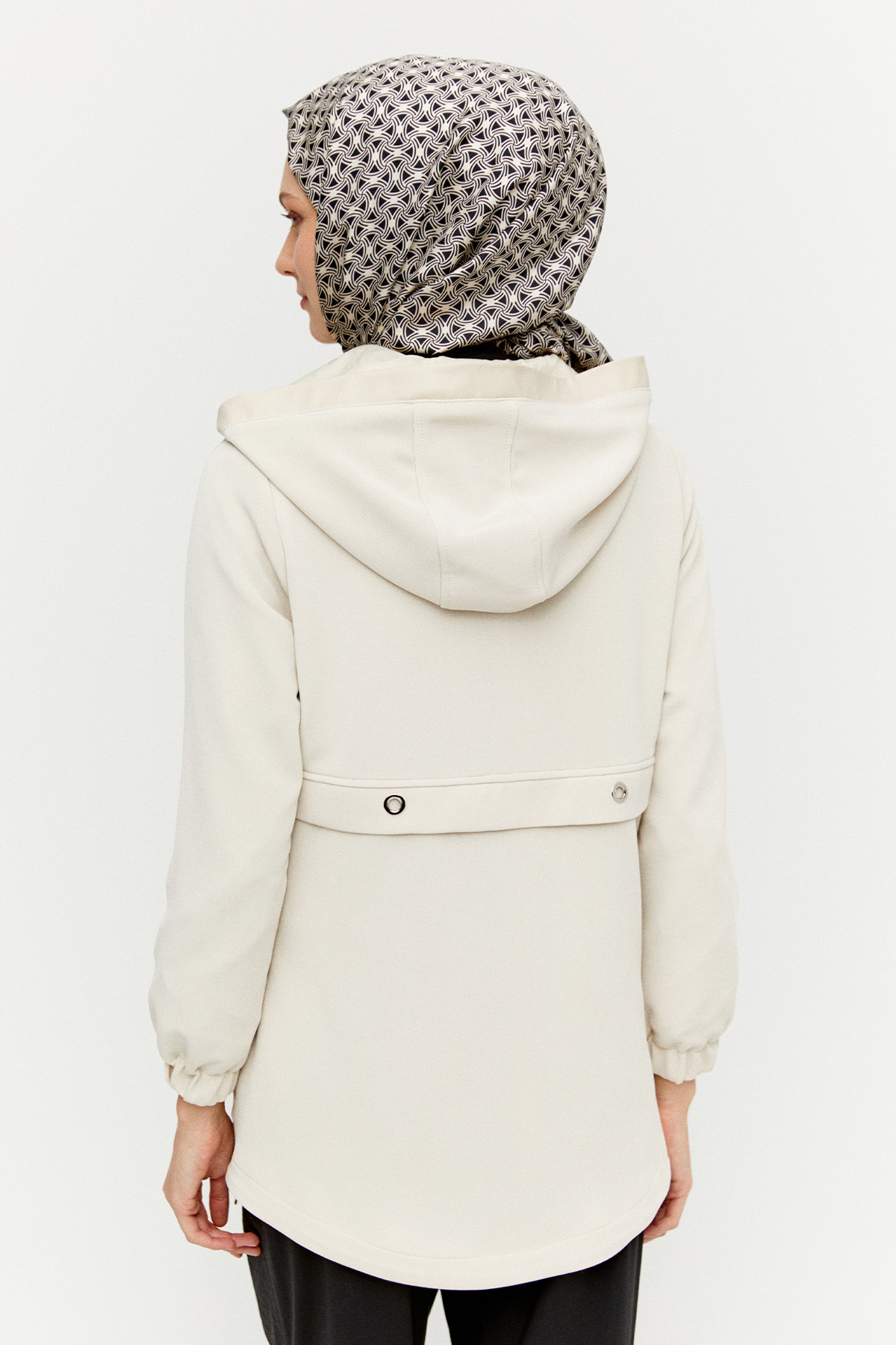 Kapüşonlu Fermuarlı Kısa Kap