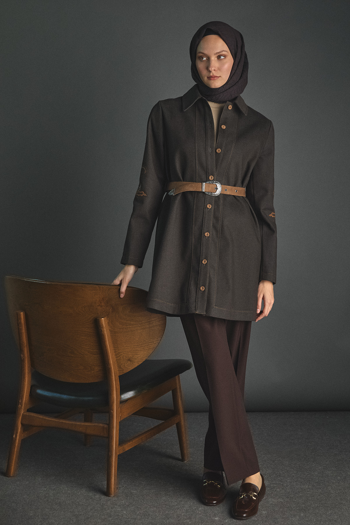 Nakışlı Süet Kemerli Kap