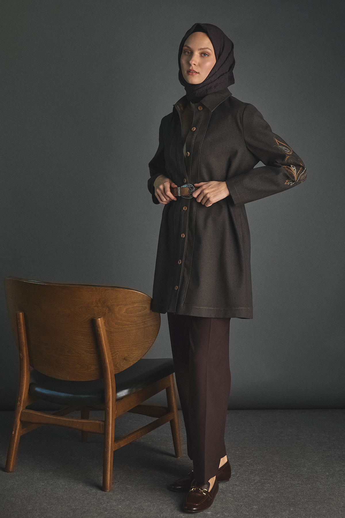 Nakışlı Süet Kemerli Kap