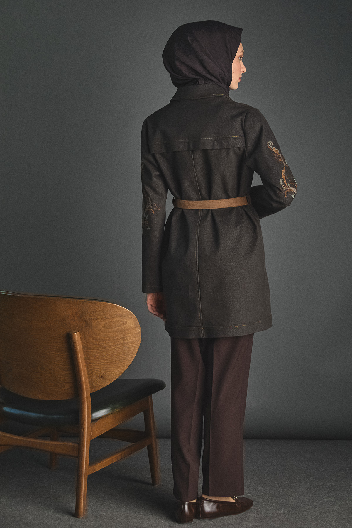 Nakışlı Süet Kemerli Kap