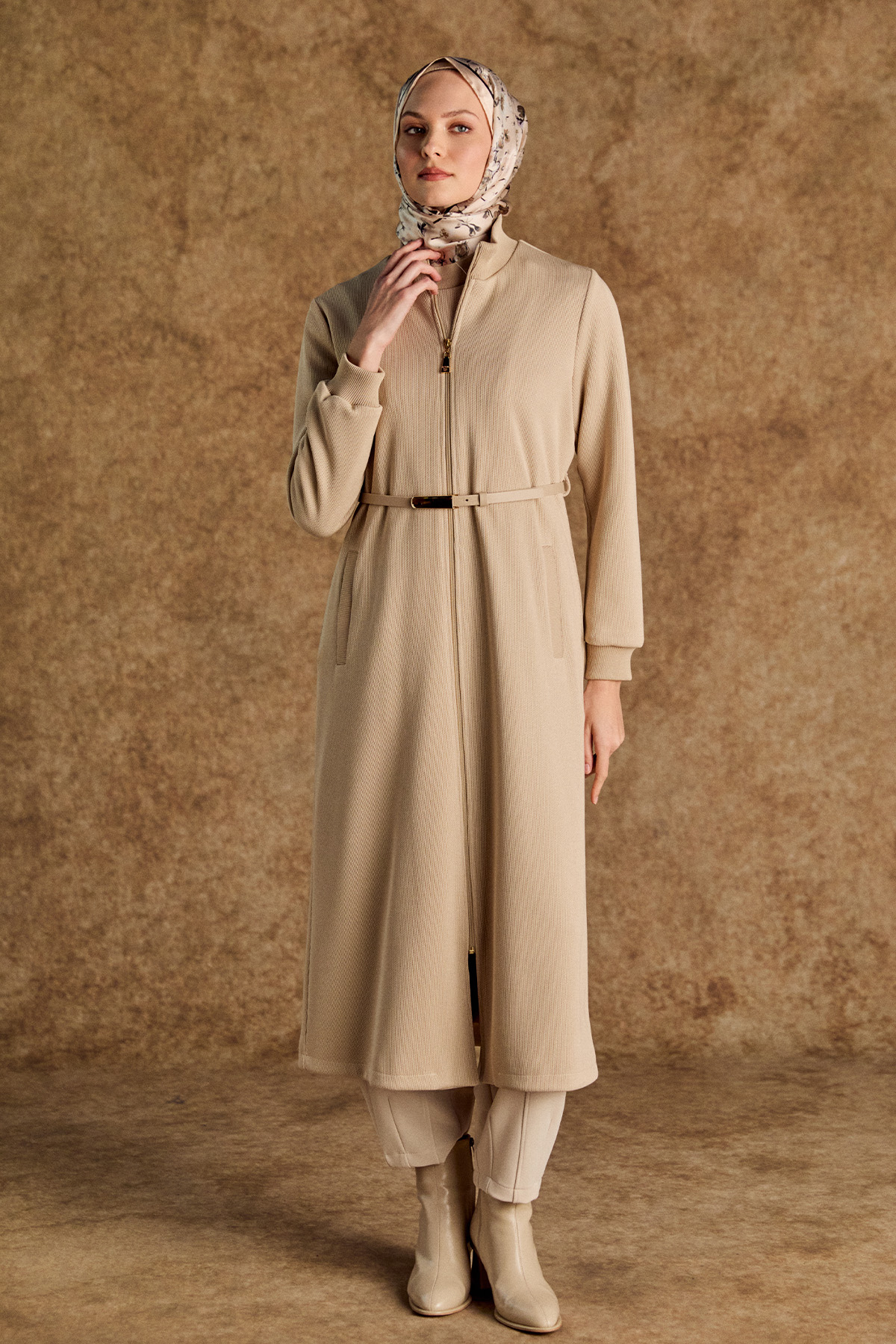 Ribanalı Kemerli Fermuarlı Uzun Kap