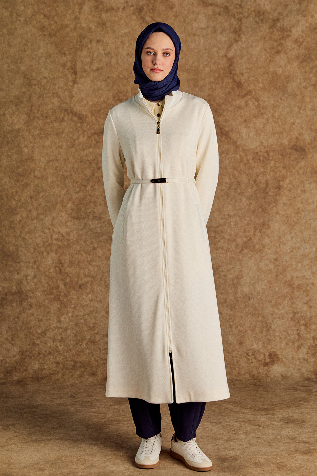 Ribanalı Kemerli Fermuarlı Uzun Kap