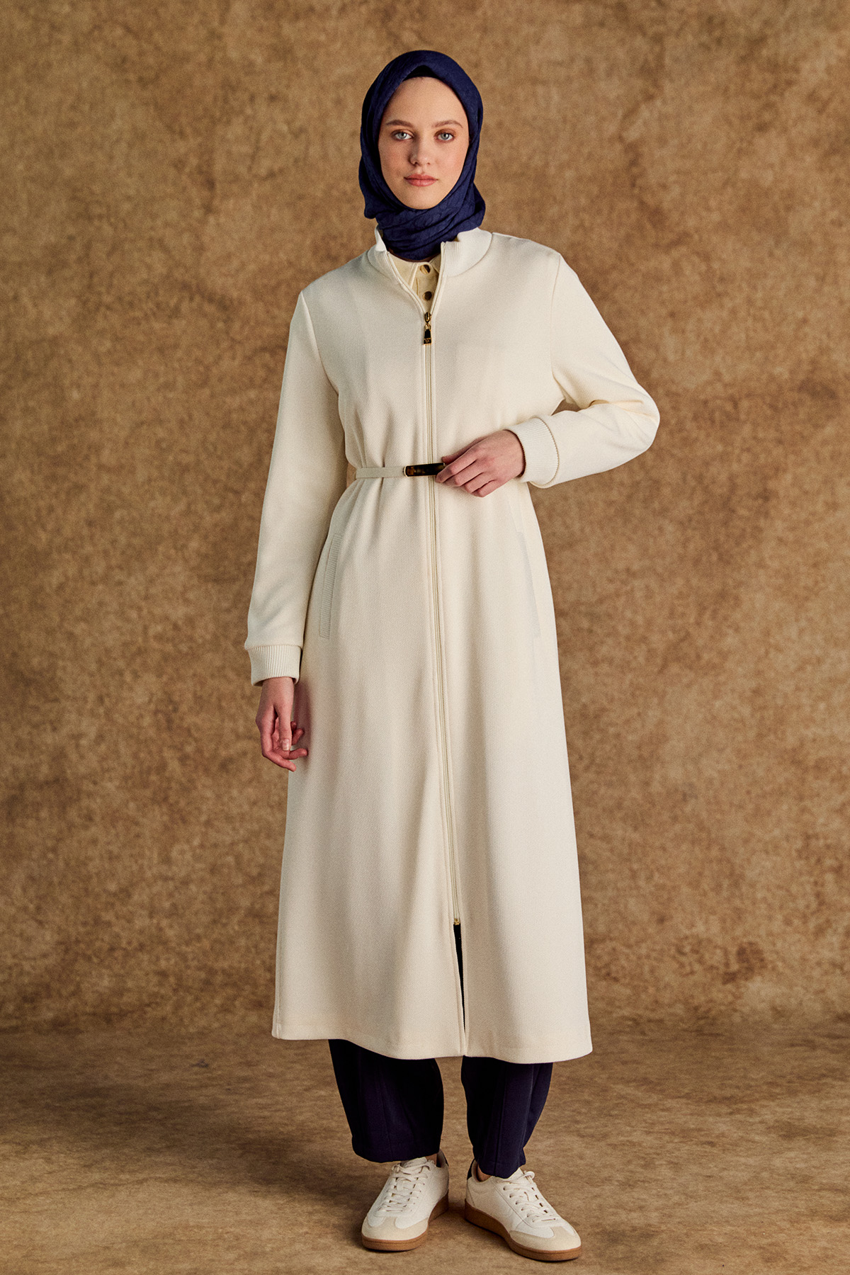 Ribanalı Kemerli Fermuarlı Uzun Kap