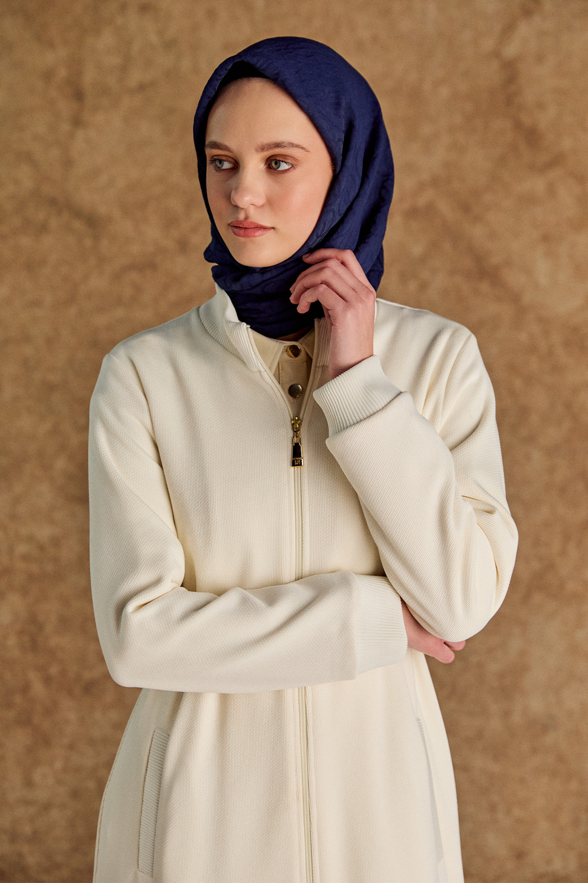 Ribanalı Kemerli Fermuarlı Uzun Kap