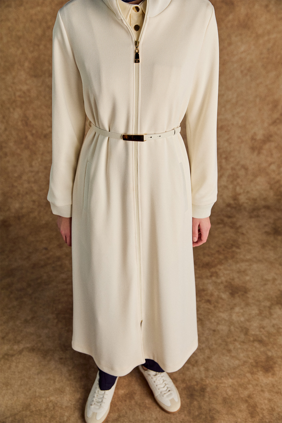 Ribanalı Kemerli Fermuarlı Uzun Kap