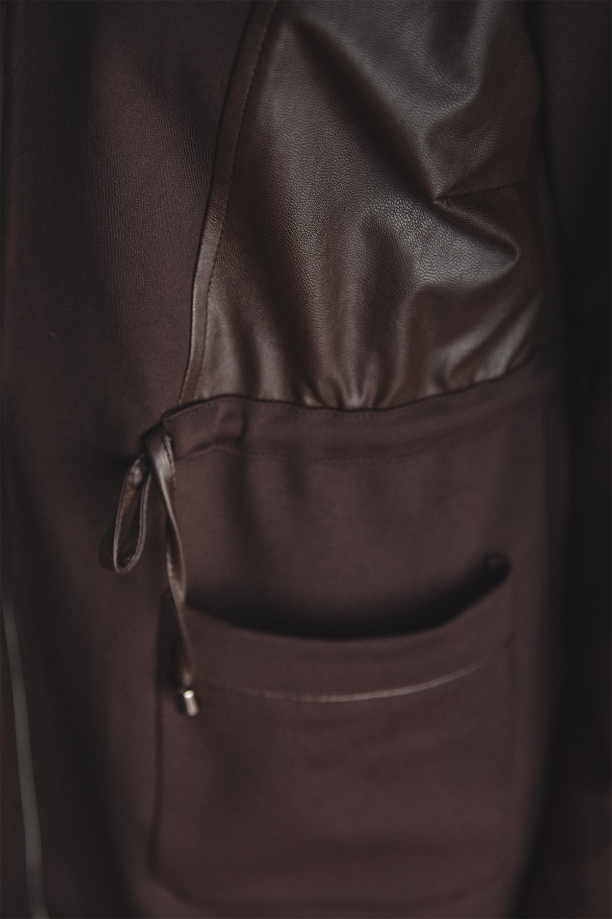 Deri Kombinli Kuşaklı Kap