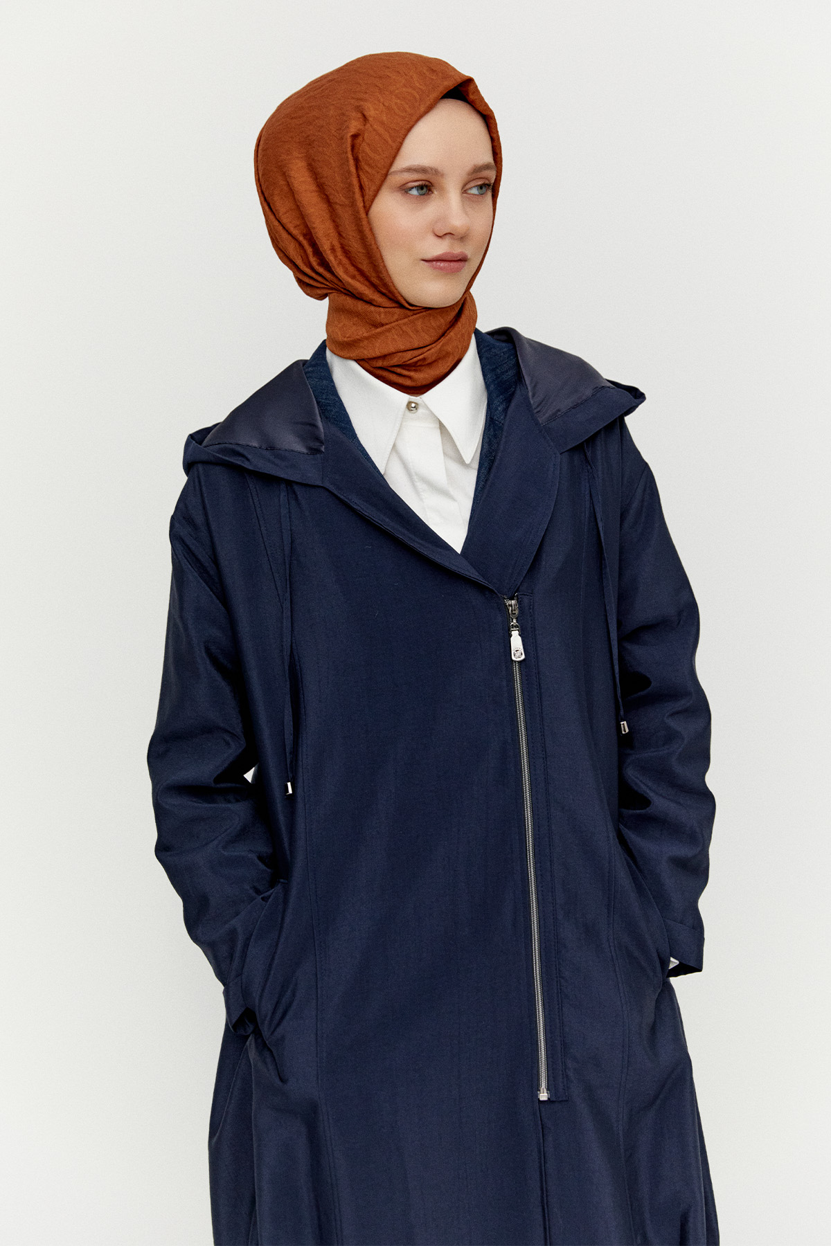 Pilikaşe Detaylı Kruvaze Kapüşonlu Kap