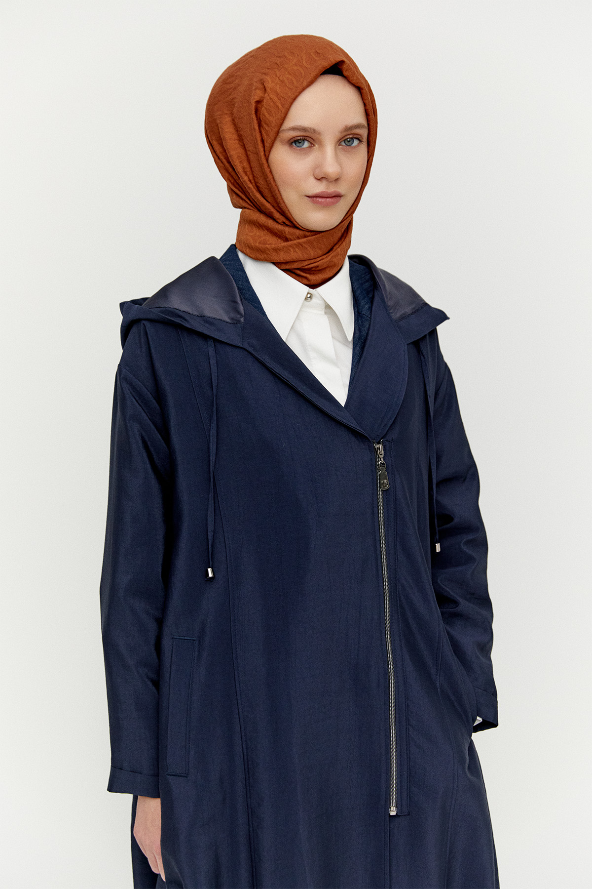 Pilikaşe Detaylı Kruvaze Kapüşonlu Kap