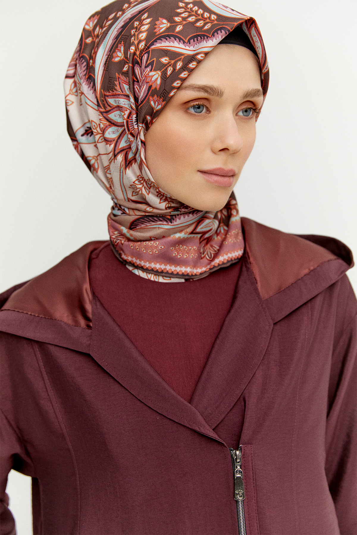 Pilikaşe Detaylı Kruvaze Kapüşonlu Kap, Tesettür Giyim