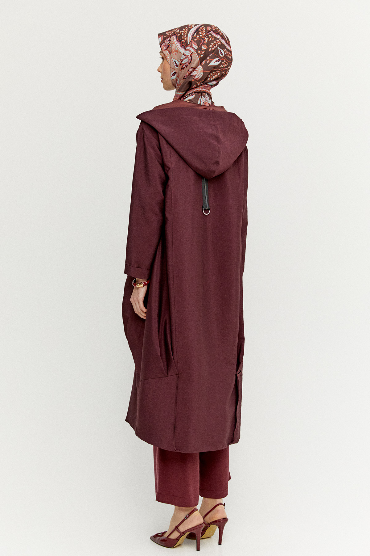 Pilikaşe Detaylı Kruvaze Kapüşonlu Kap, Tesettür Giyim