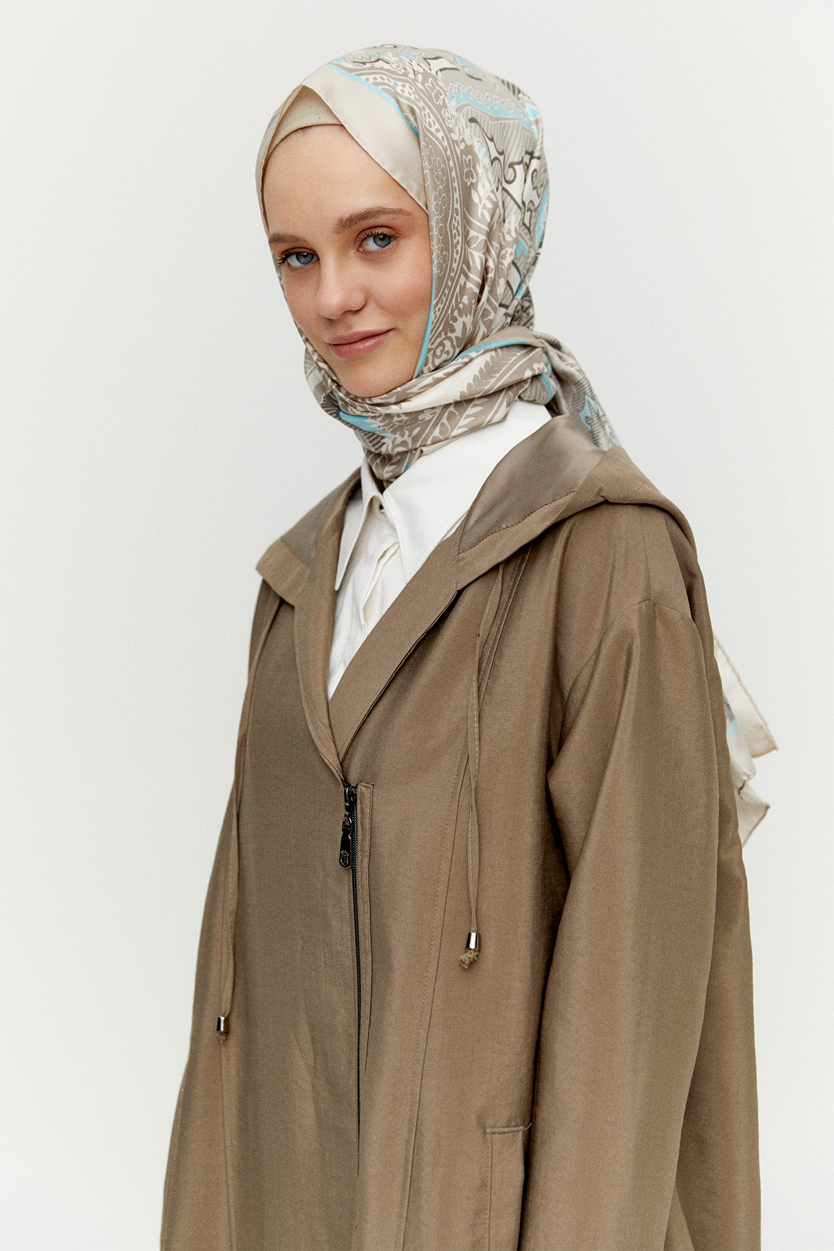 Pilikaşe Detaylı Kruvaze Kapüşonlu Kap