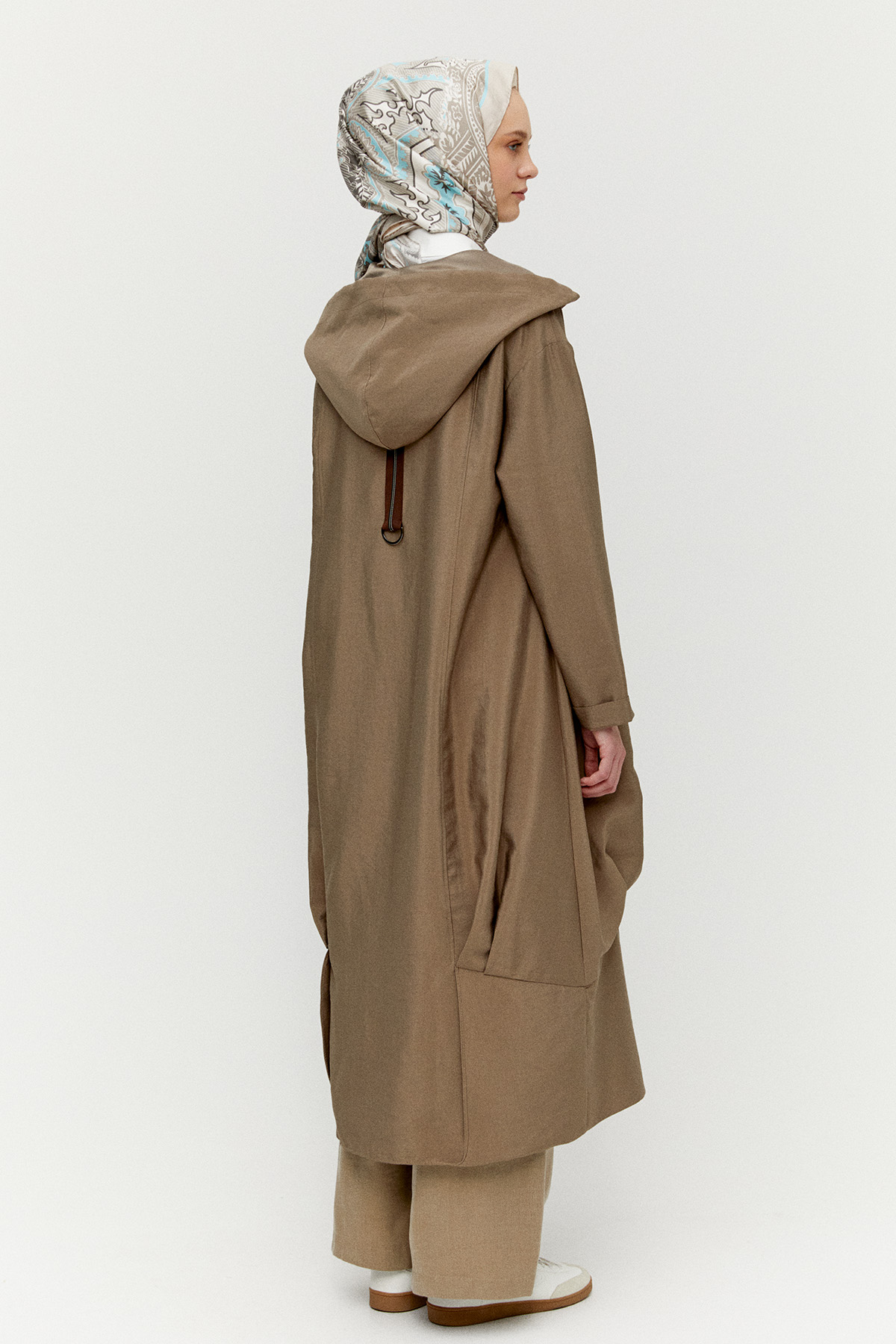 Pilikaşe Detaylı Kruvaze Kapüşonlu Kap