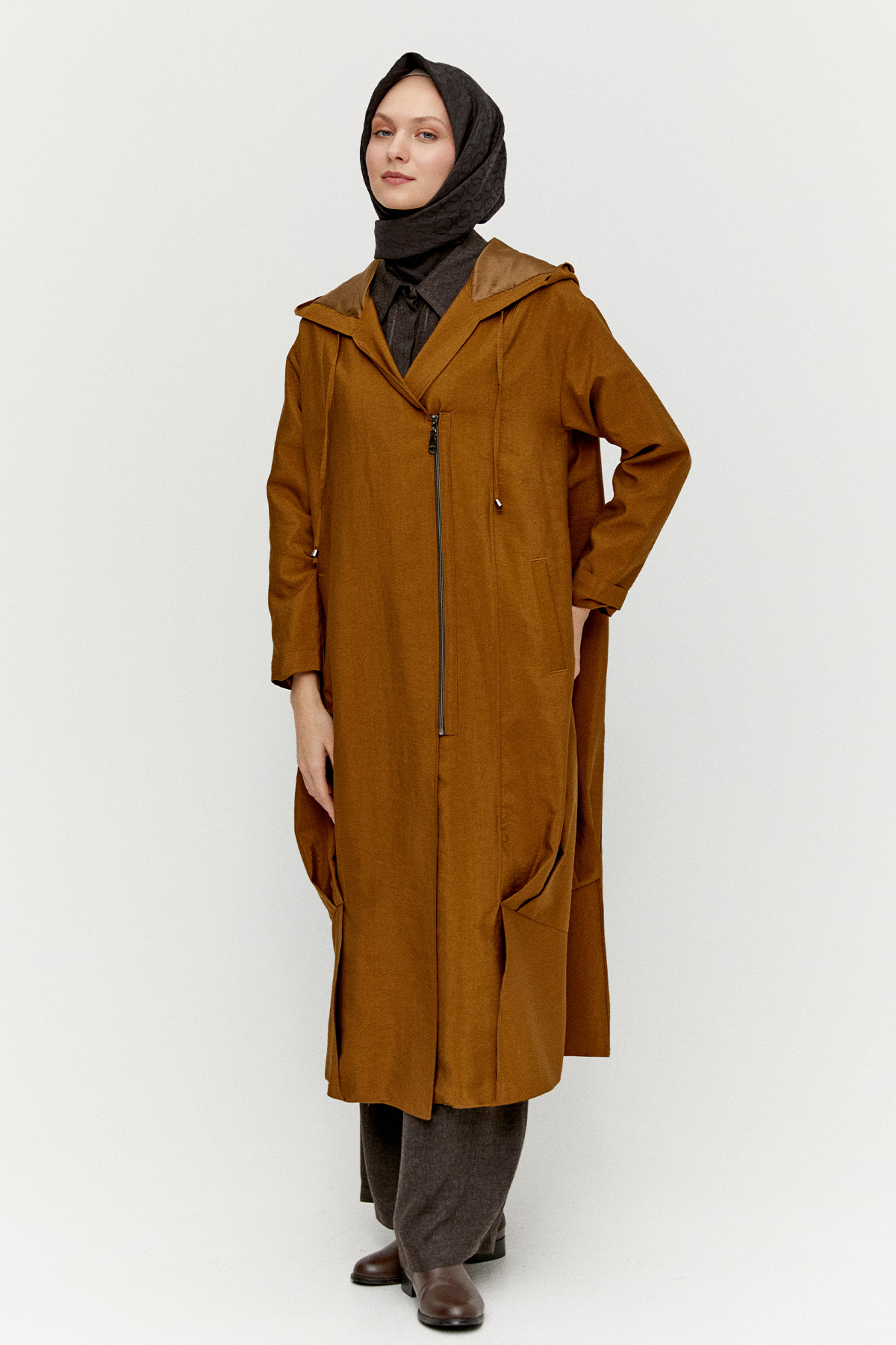 Pilikaşe Detaylı Kruvaze Kapüşonlu Kap