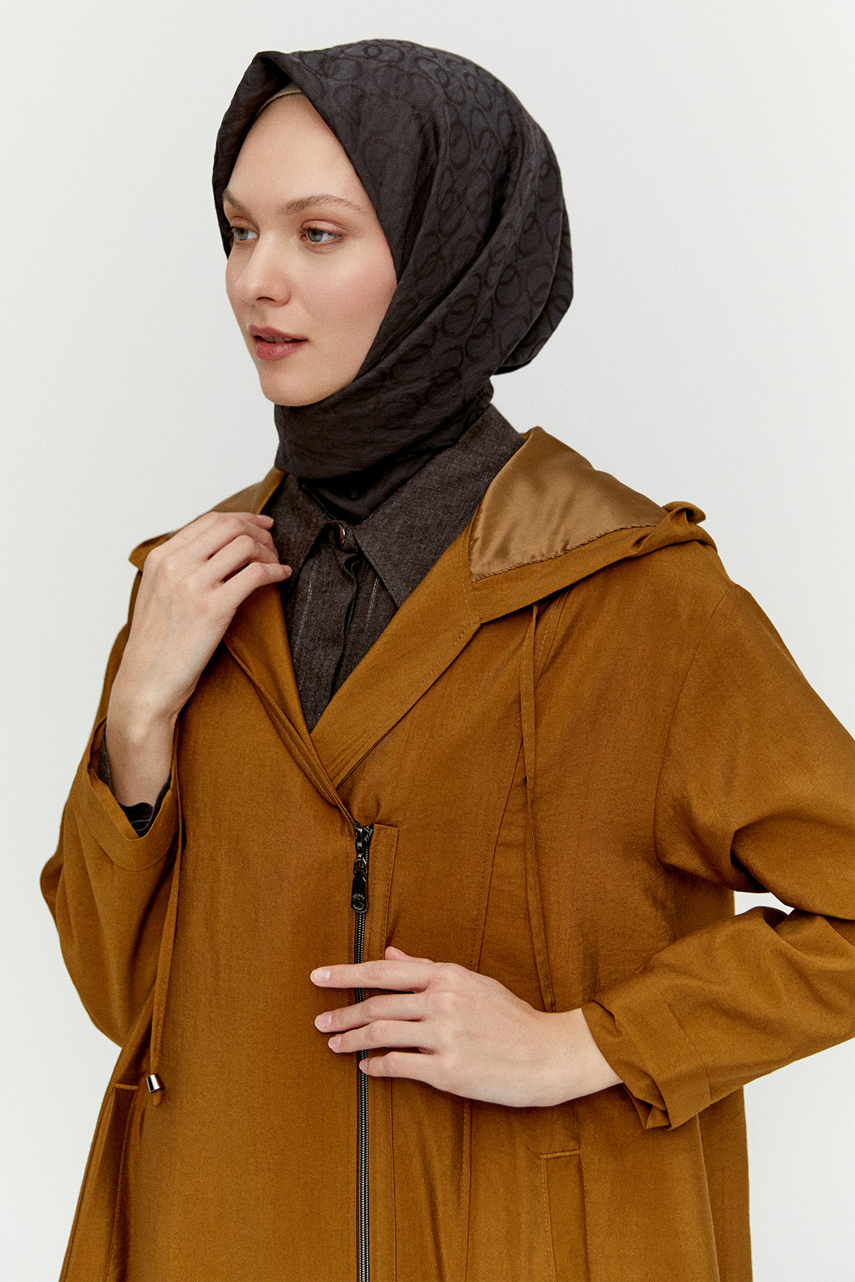 Pilikaşe Detaylı Kruvaze Kapüşonlu Kap