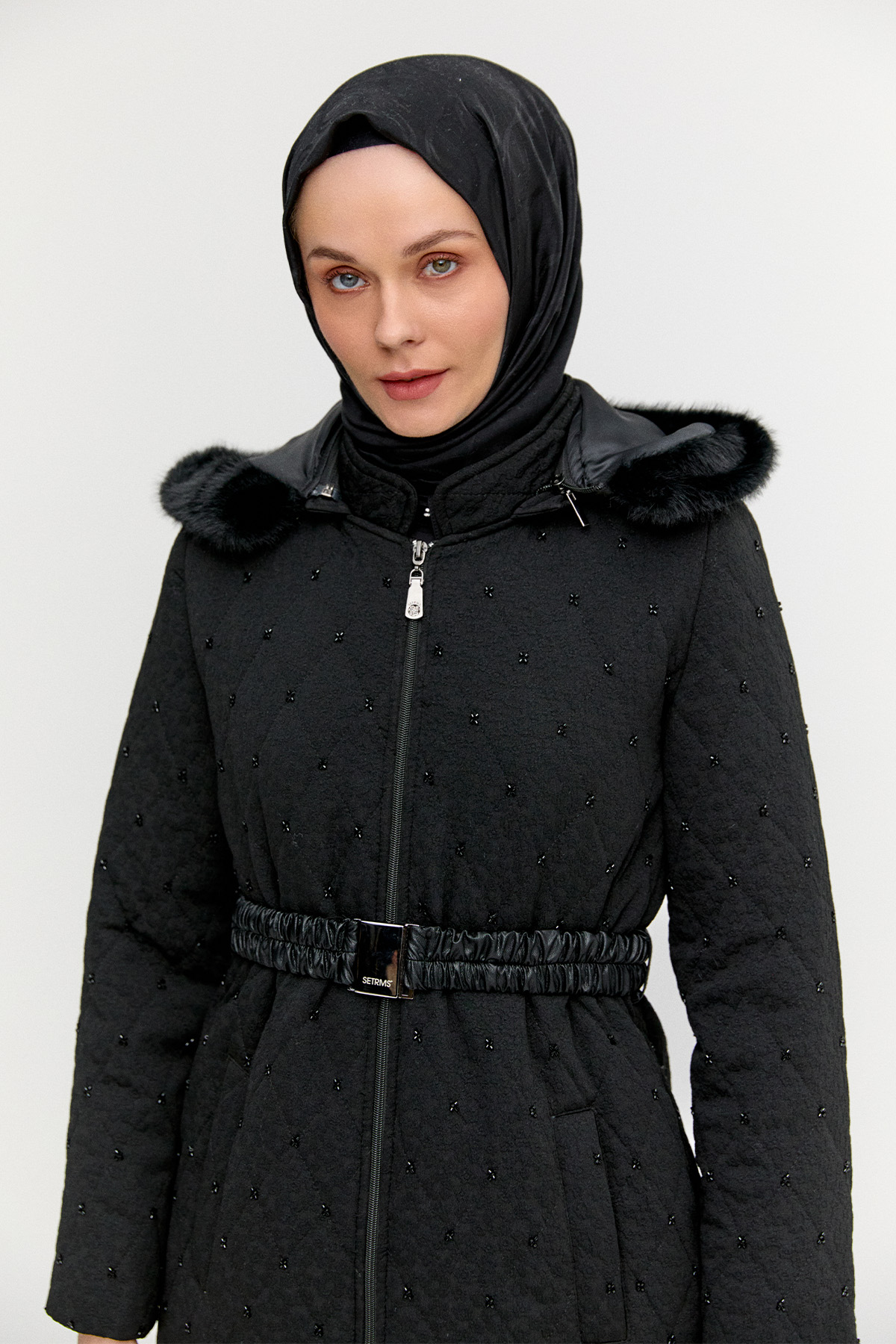 Seyyar Kapüşonlu Taşlı Kaban, Tesettür Giyim