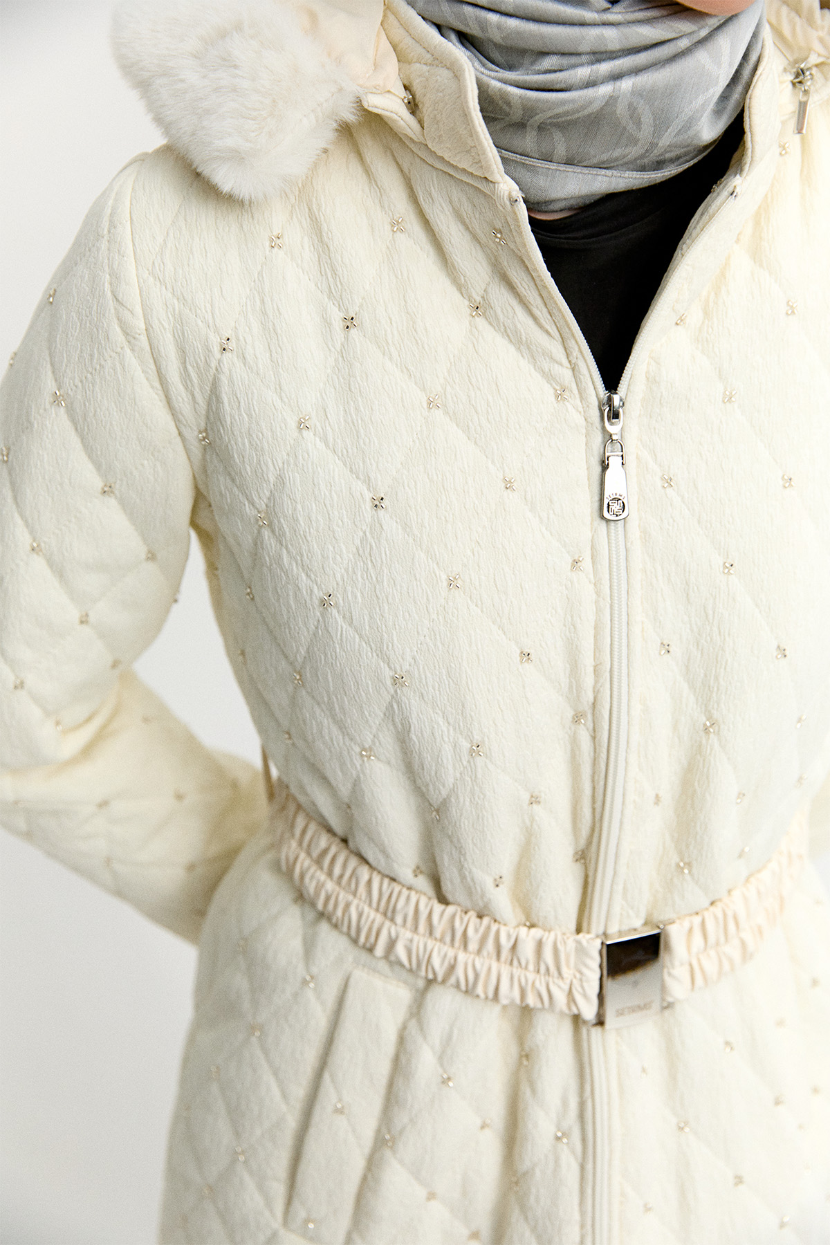 Seyyar Kapüşonlu Taşlı Kaban, Tesettür Giyim