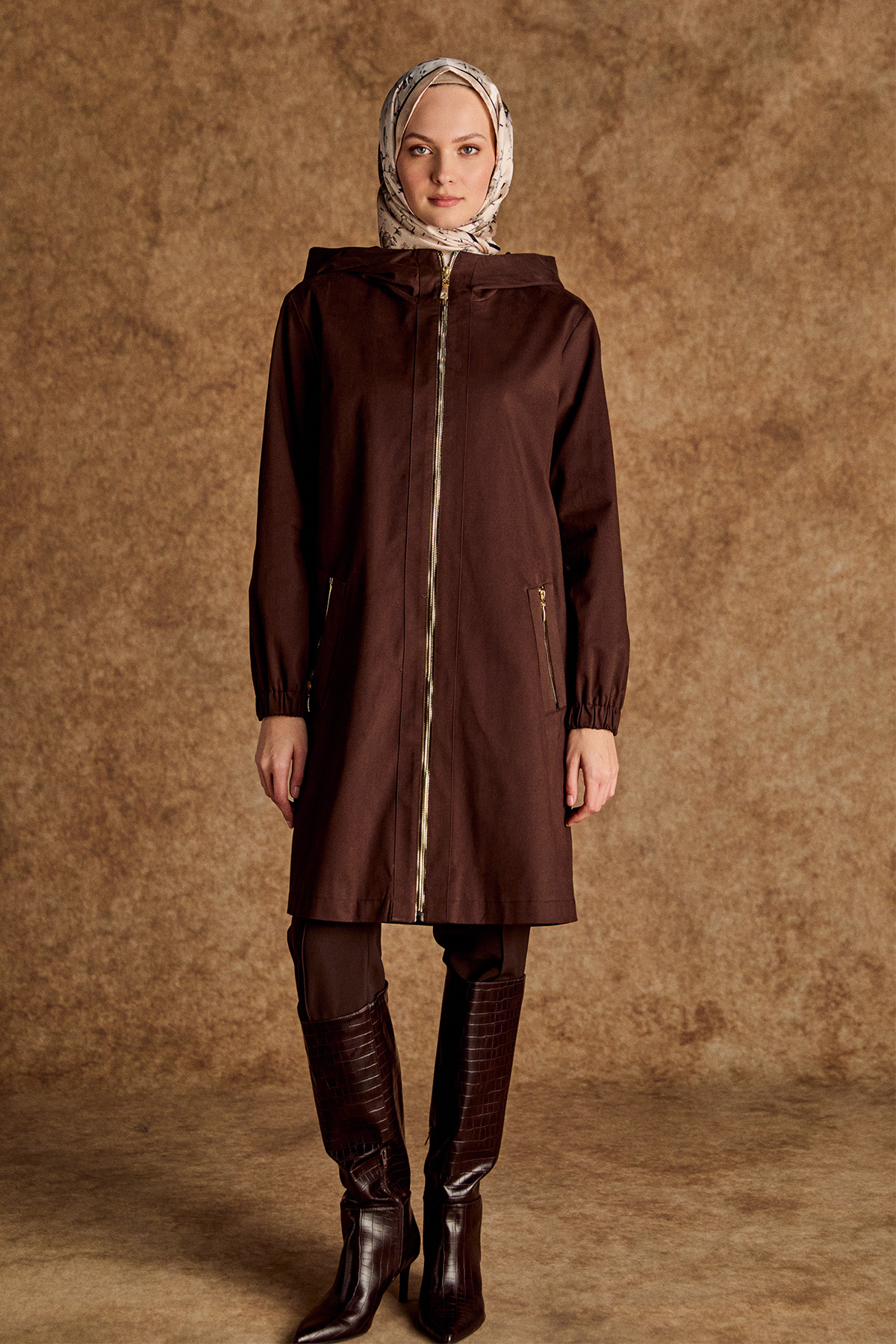 Taş Detaylı Kapüşonlu Pamuk Kap